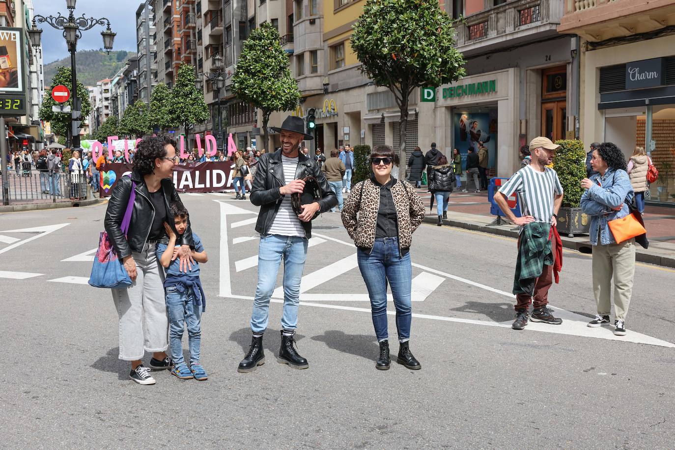 Las imágenes que deja la manifestación en Oviedo por la oficialidad del asturiano