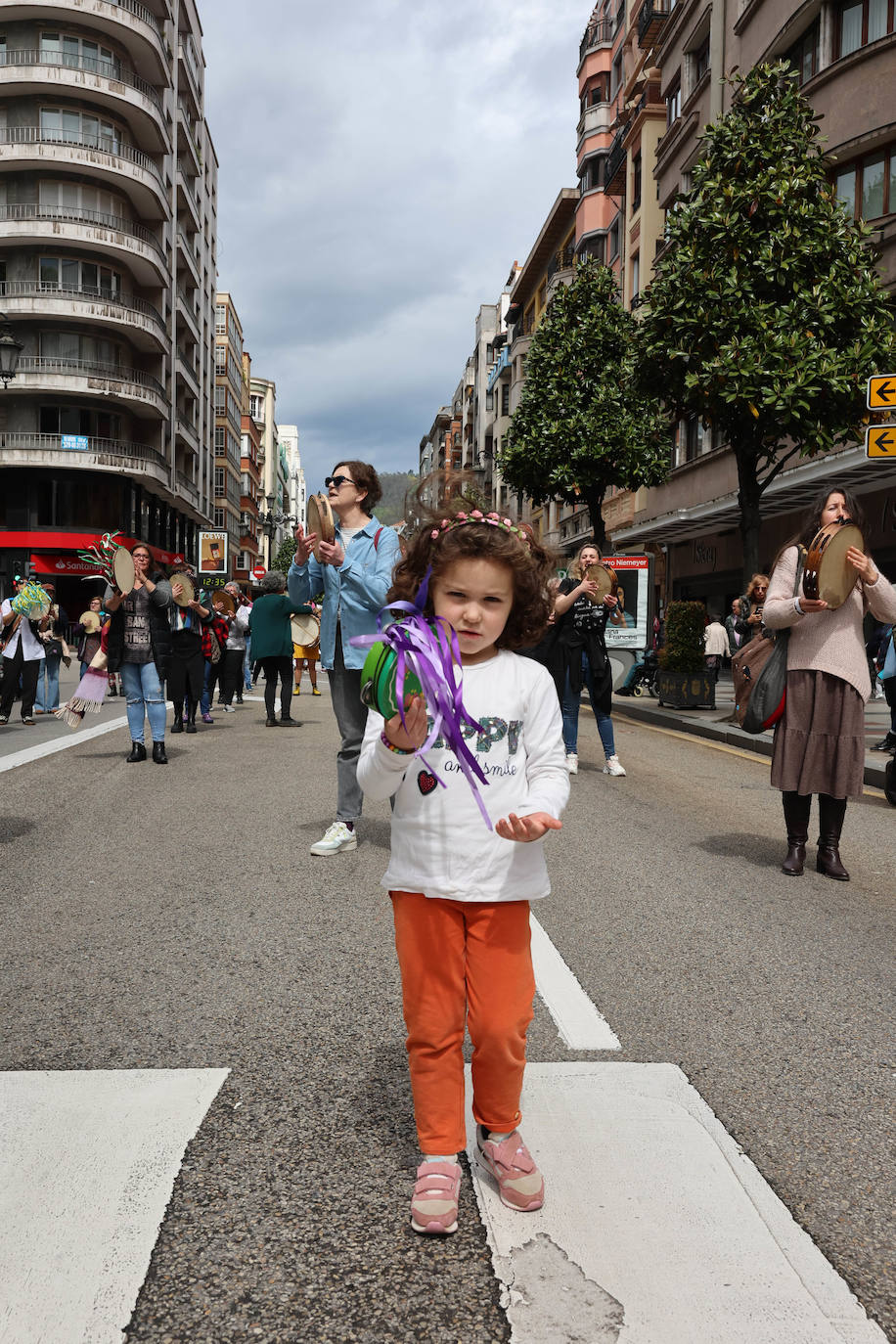 Las imágenes que deja la manifestación en Oviedo por la oficialidad del asturiano