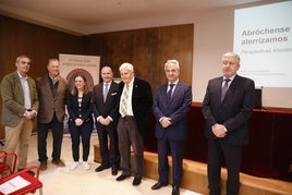 Jacobo Cosmen, Félix Baragaño, María Calvo, Pablo Junceda, Ignacio García-Arango, Jesús Chamorro y Dámaso Colunga, en el acto.