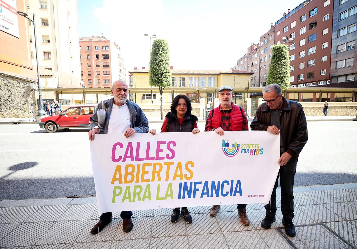 Campaña informativa de Ecologistas en Acción en Oviedo.