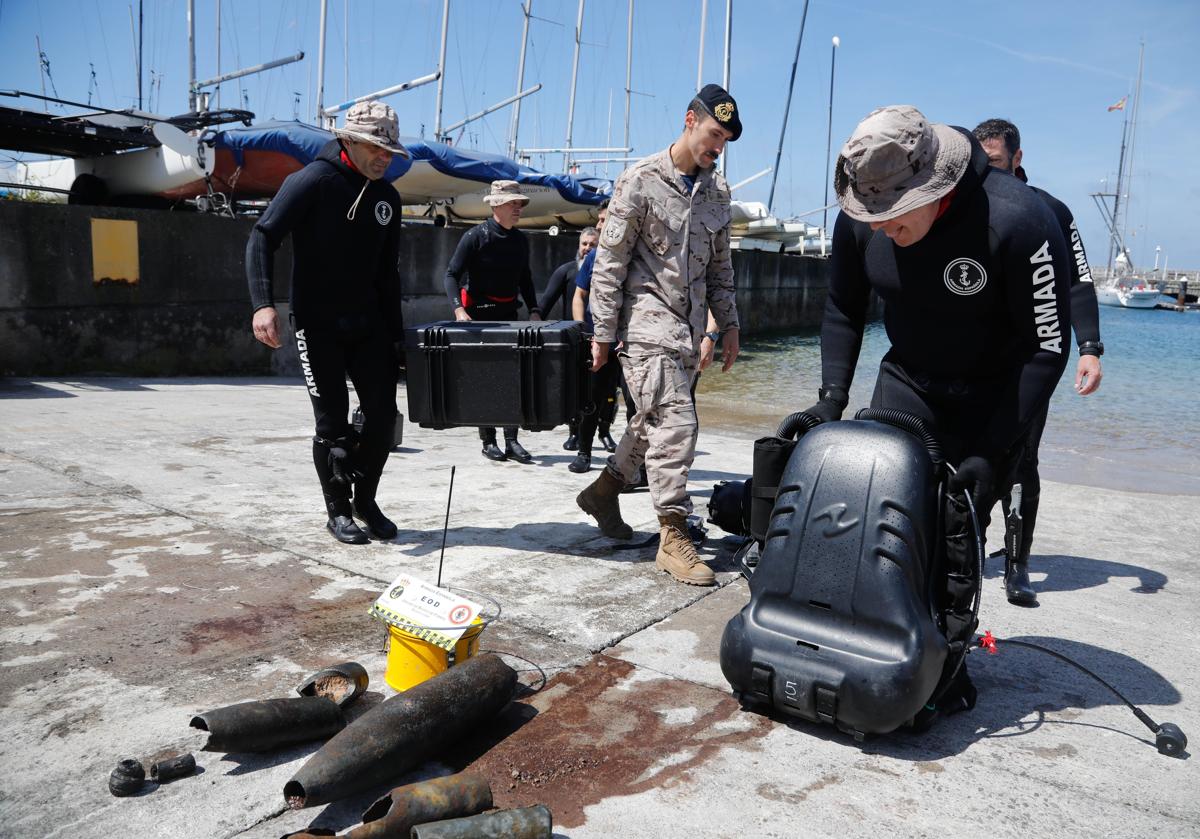 Así fue la búsqueda de proyectiles de artillería en la costa de Gijón