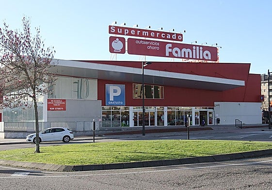 Supermercado familia en Oviedo.