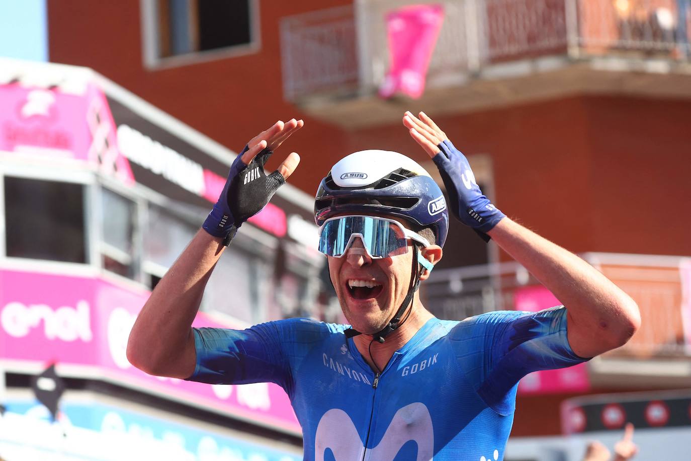 Pelayo toca el cielo en su primer Giro de Italia