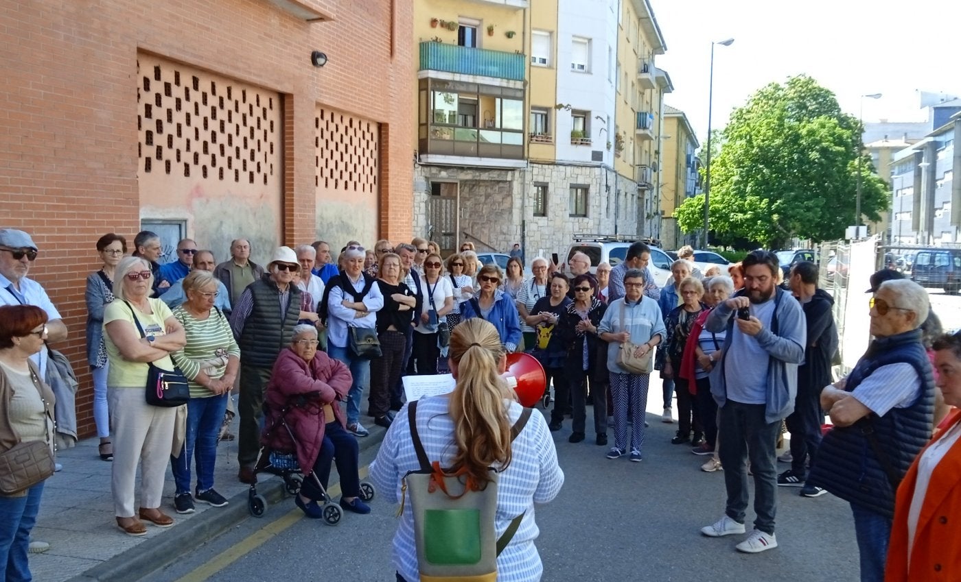Un momento de la asamblea informativa celebrada ayer en Ventanielles.