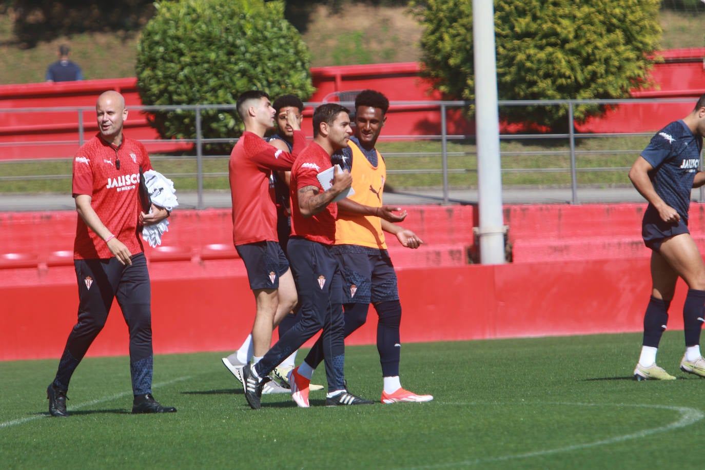 Entrenamiento del Sporting (10/05/2024)