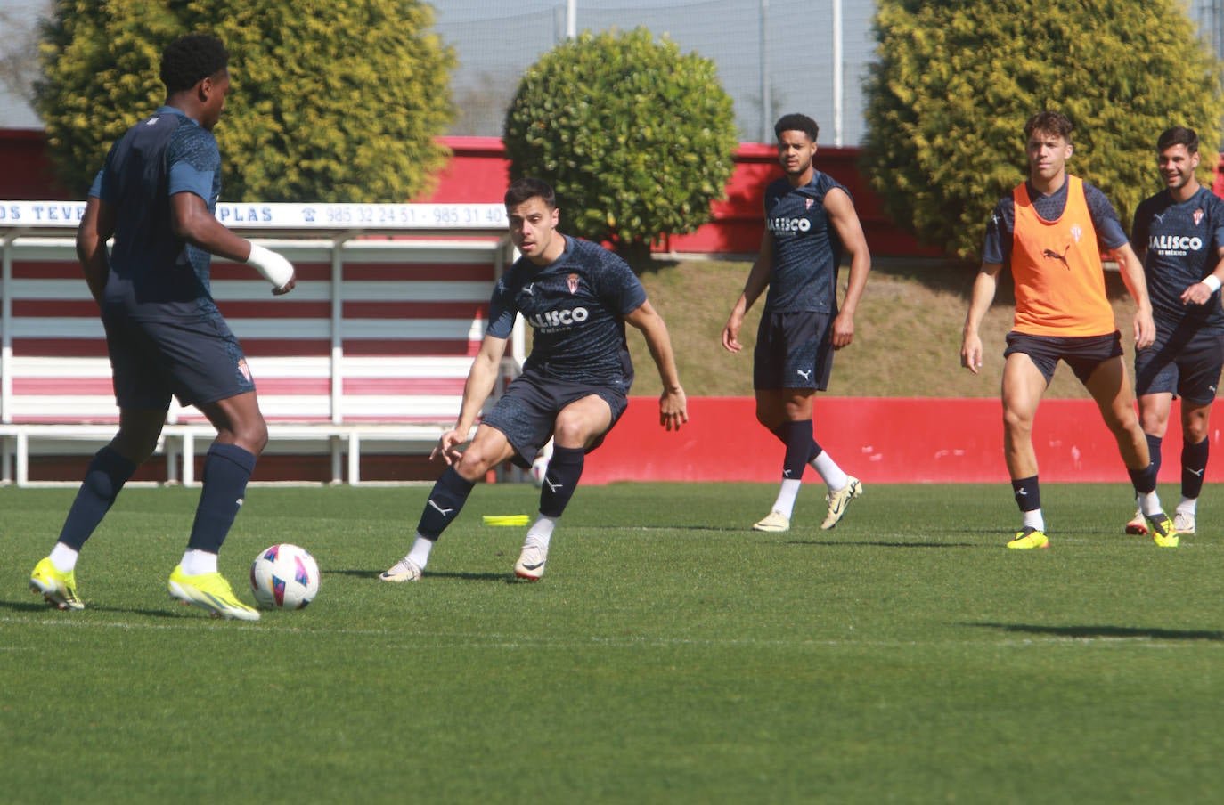 Entrenamiento del Sporting (10/05/2024)