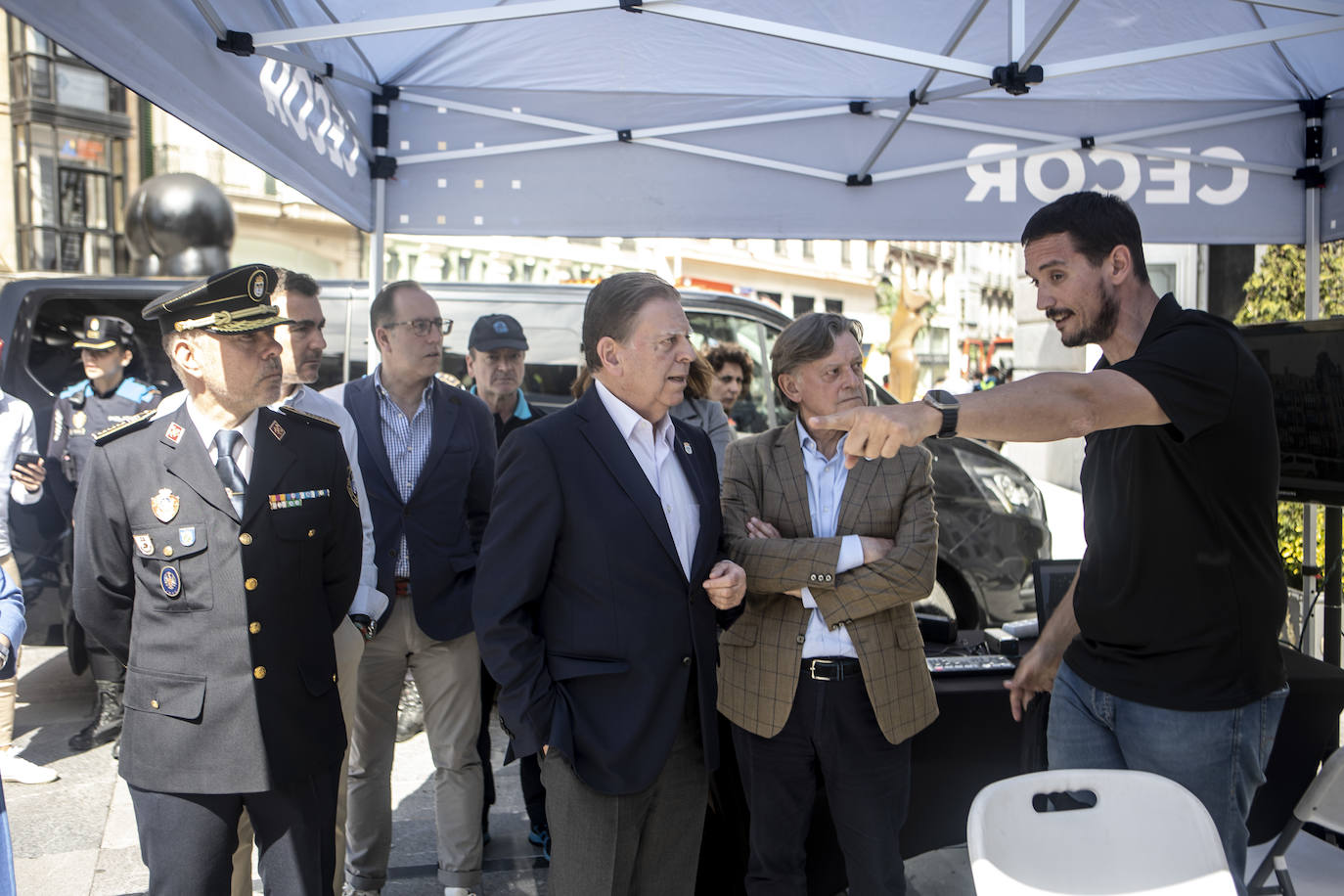 Los niños de Oviedo se convierten en bomberos y policías