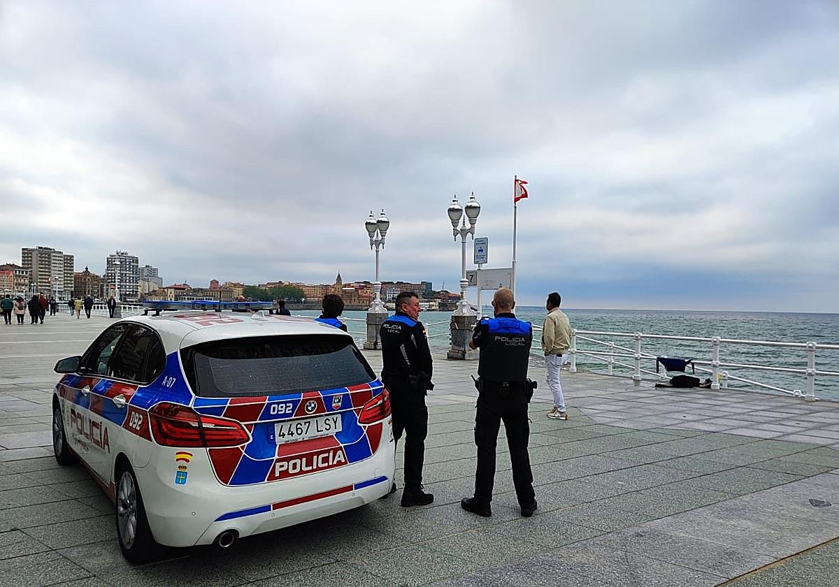 Intervención policial en San Lorenzo por una menor ebria que se metió en el agua