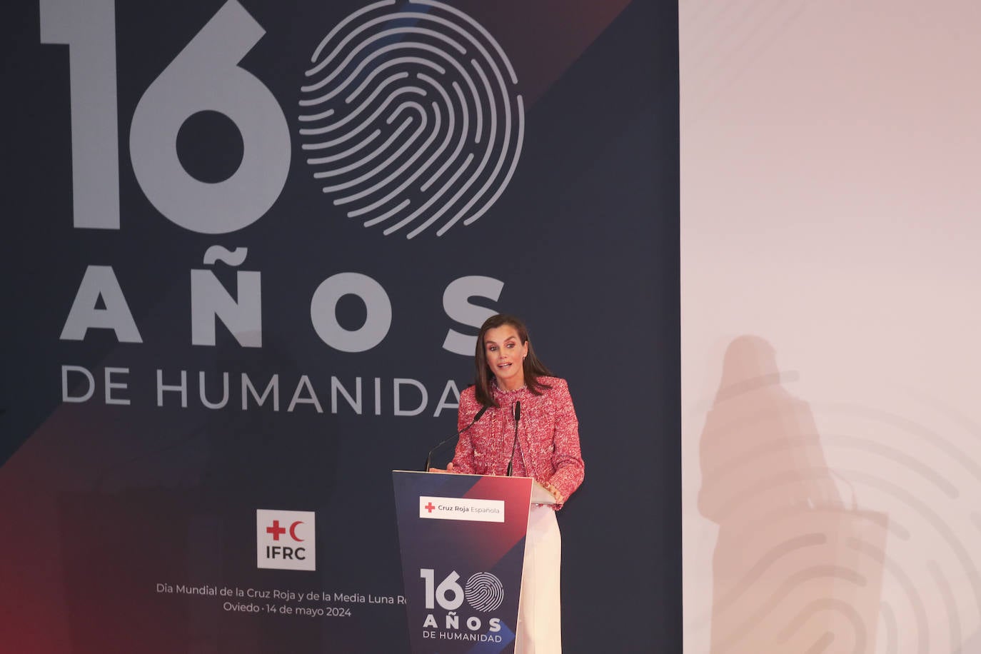 La Reina Letizia ensalza en Oviedo la labor de Cruz Roja