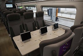 Hilera de tres asientos contiguos, una disposición habitual en los aviones que incorpora el S-106 para llevar más viajeros.