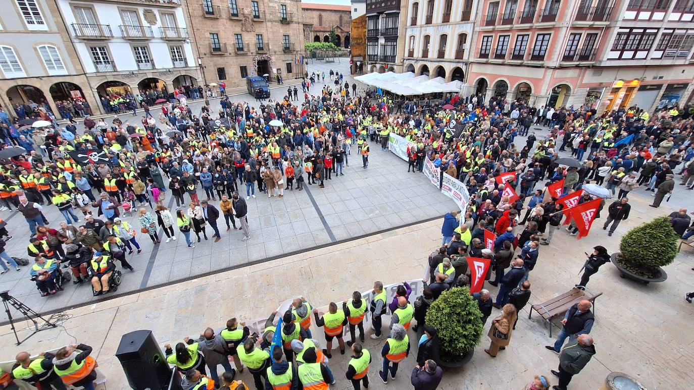 Avilés, unida contra el cierre en Saint-Gobain: «Cristalería no se cierra»