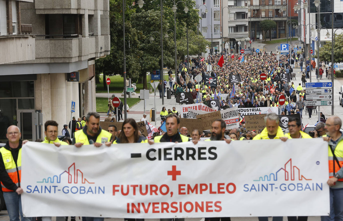 Avilés, unida contra el cierre en Saint-Gobain: «Cristalería no se cierra»