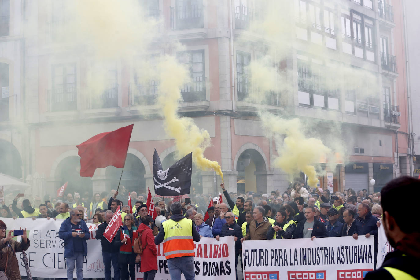 Avilés, unida contra el cierre en Saint-Gobain: «Cristalería no se cierra»