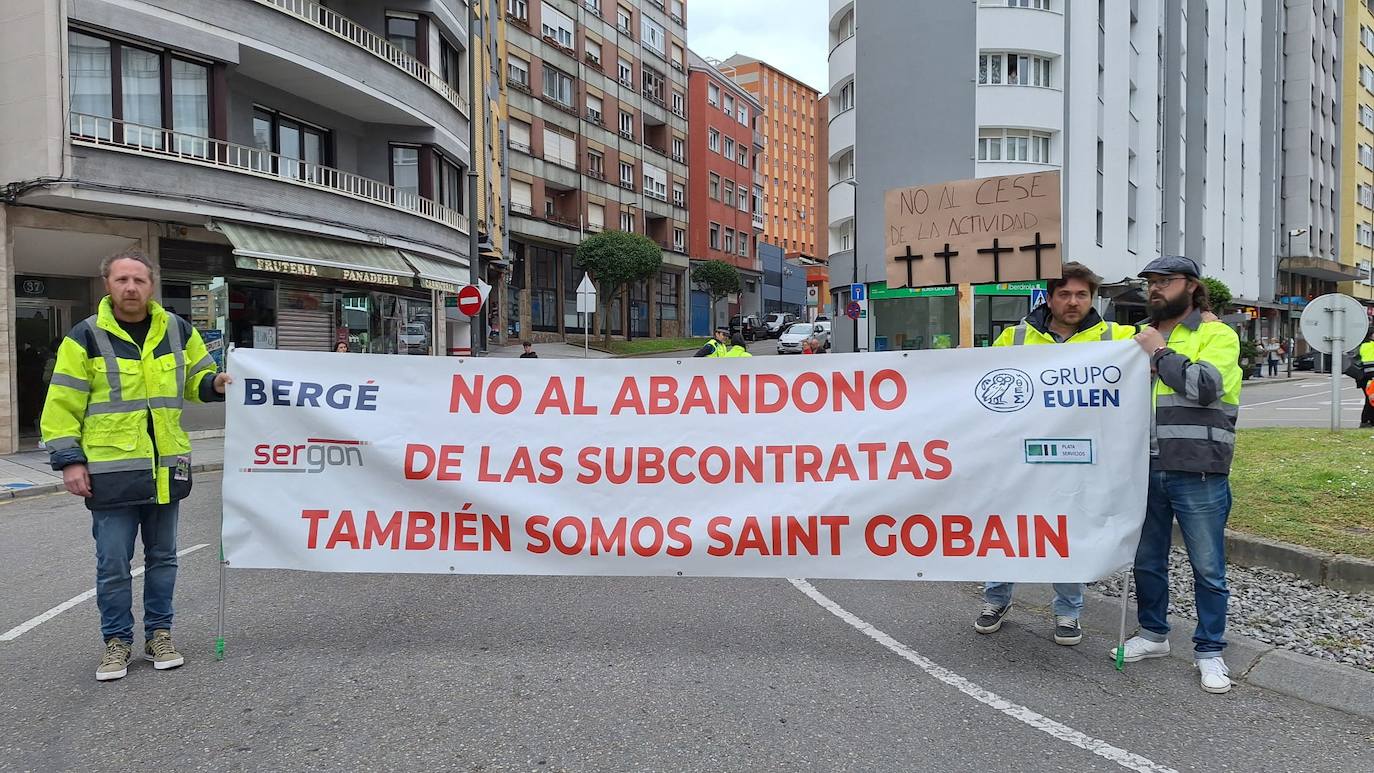 Avilés, unida contra el cierre en Saint-Gobain: «Cristalería no se cierra»