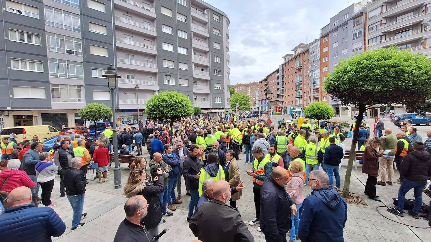 Avilés, unida contra el cierre en Saint-Gobain: «Cristalería no se cierra»