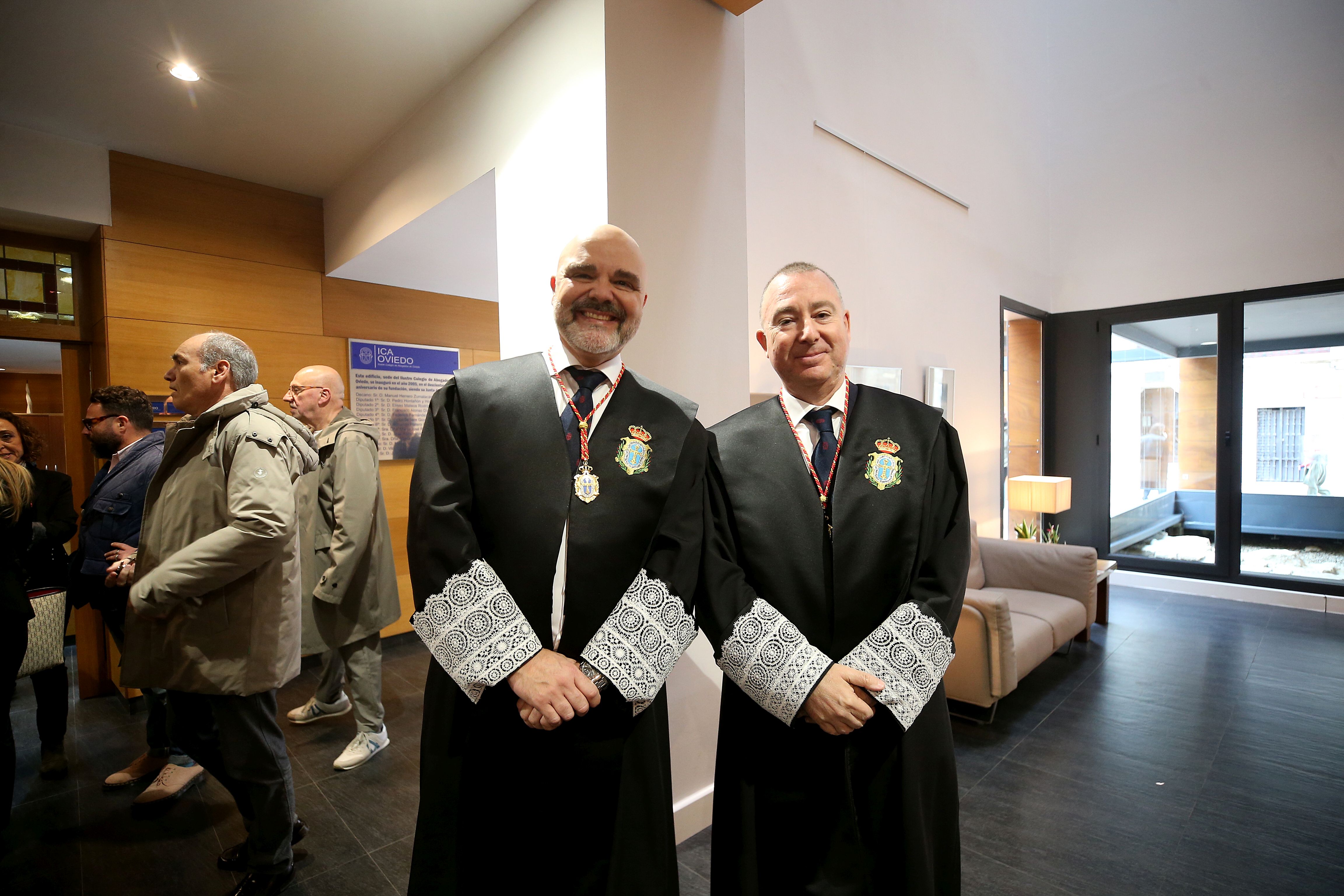 Entrega de insignias en el Colegio de Abogados de Oviedo