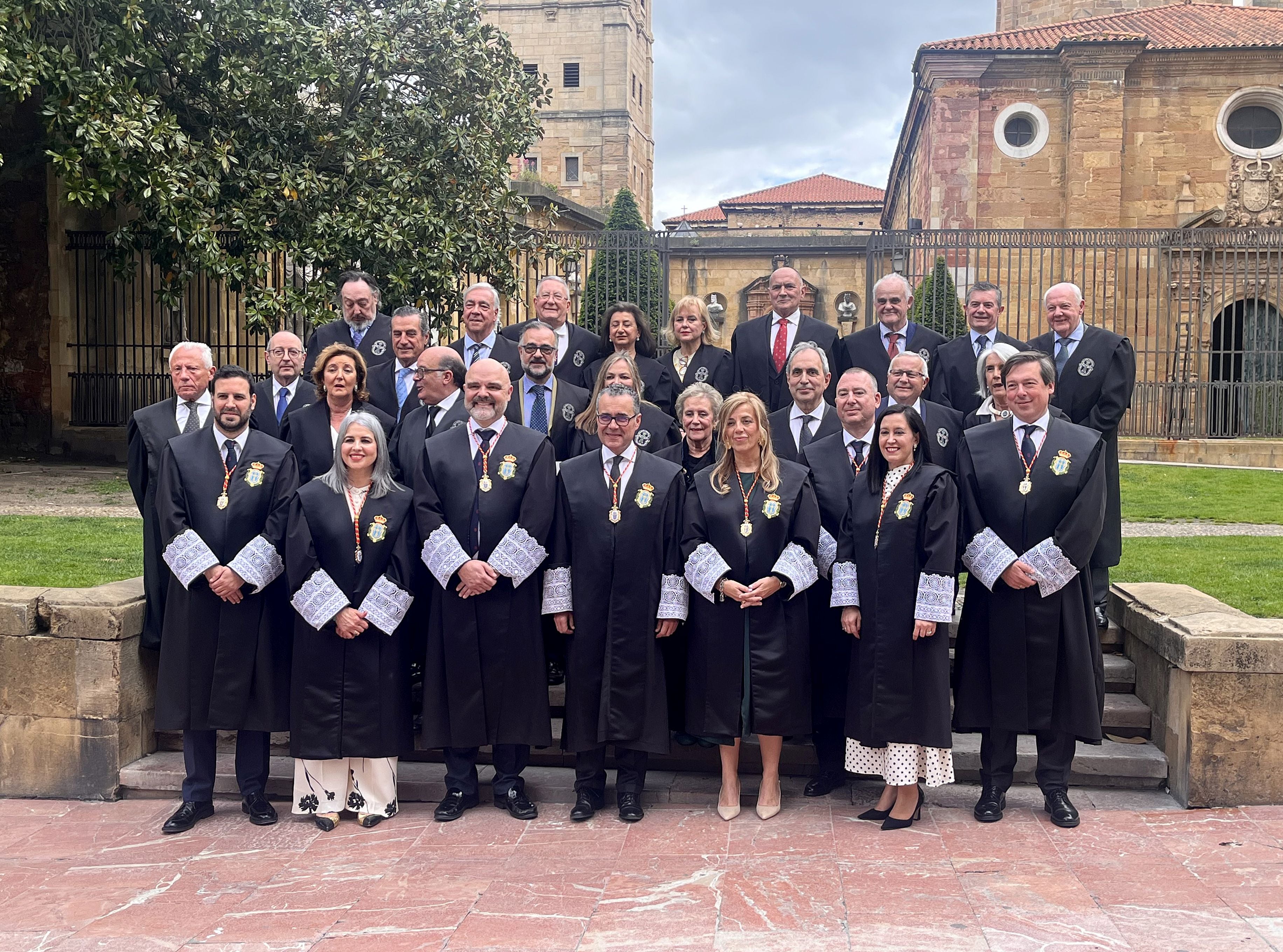 Entrega de insignias en el Colegio de Abogados de Oviedo