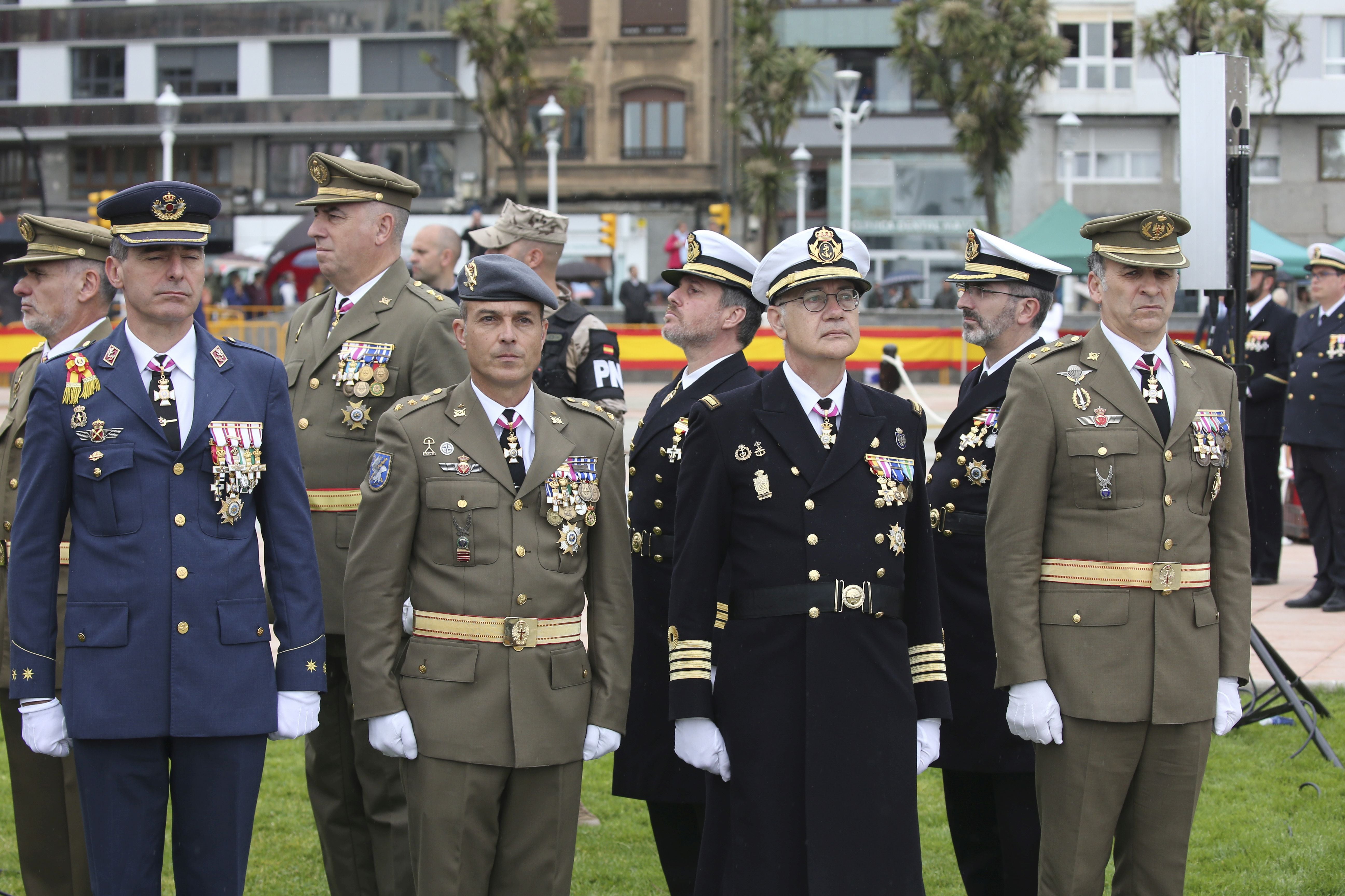 Las imágenes de la jura de bandera en Gijón (1)