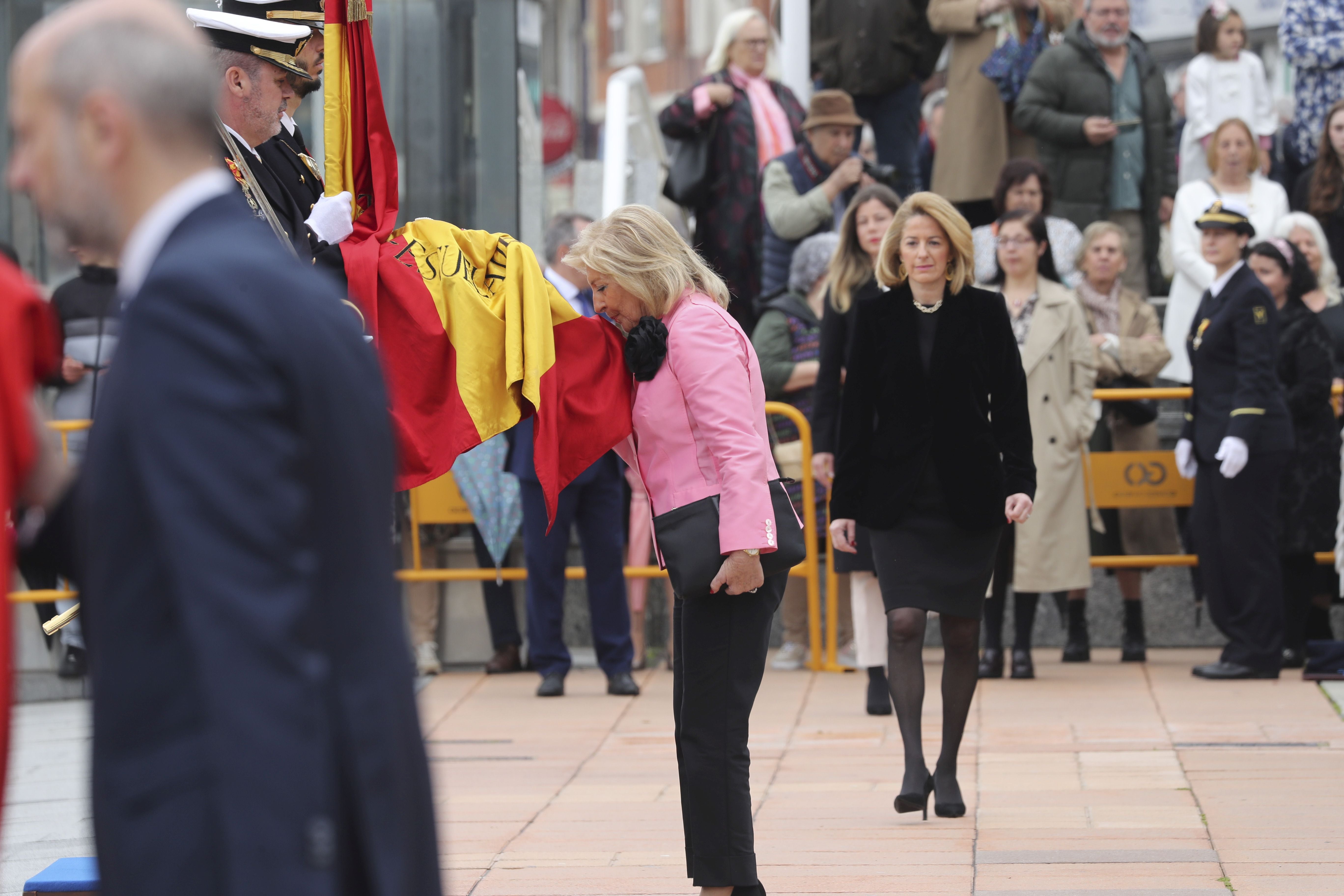 Las imágenes de la jura de bandera en Gijón (2)