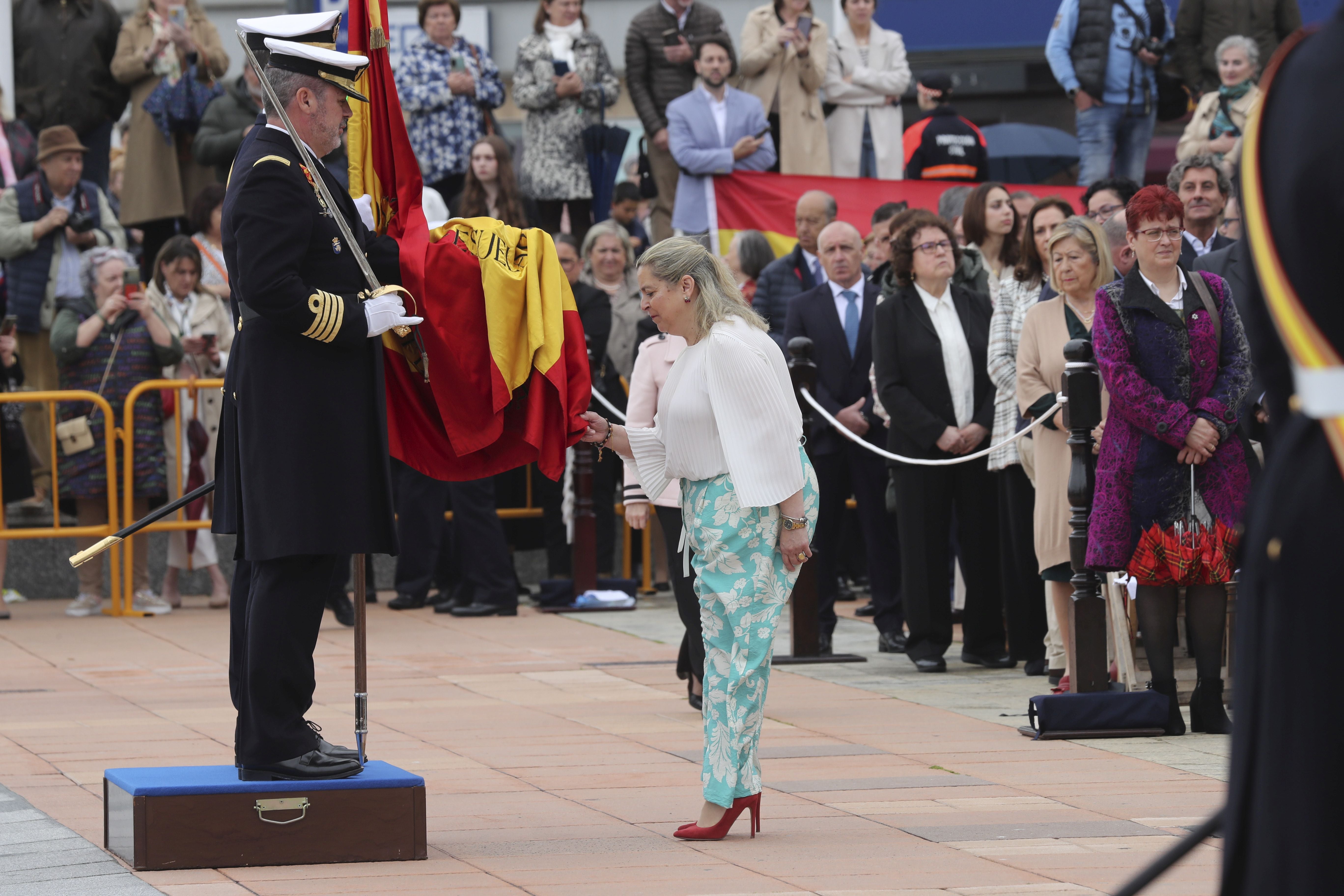 Las imágenes de la jura de bandera en Gijón (2)