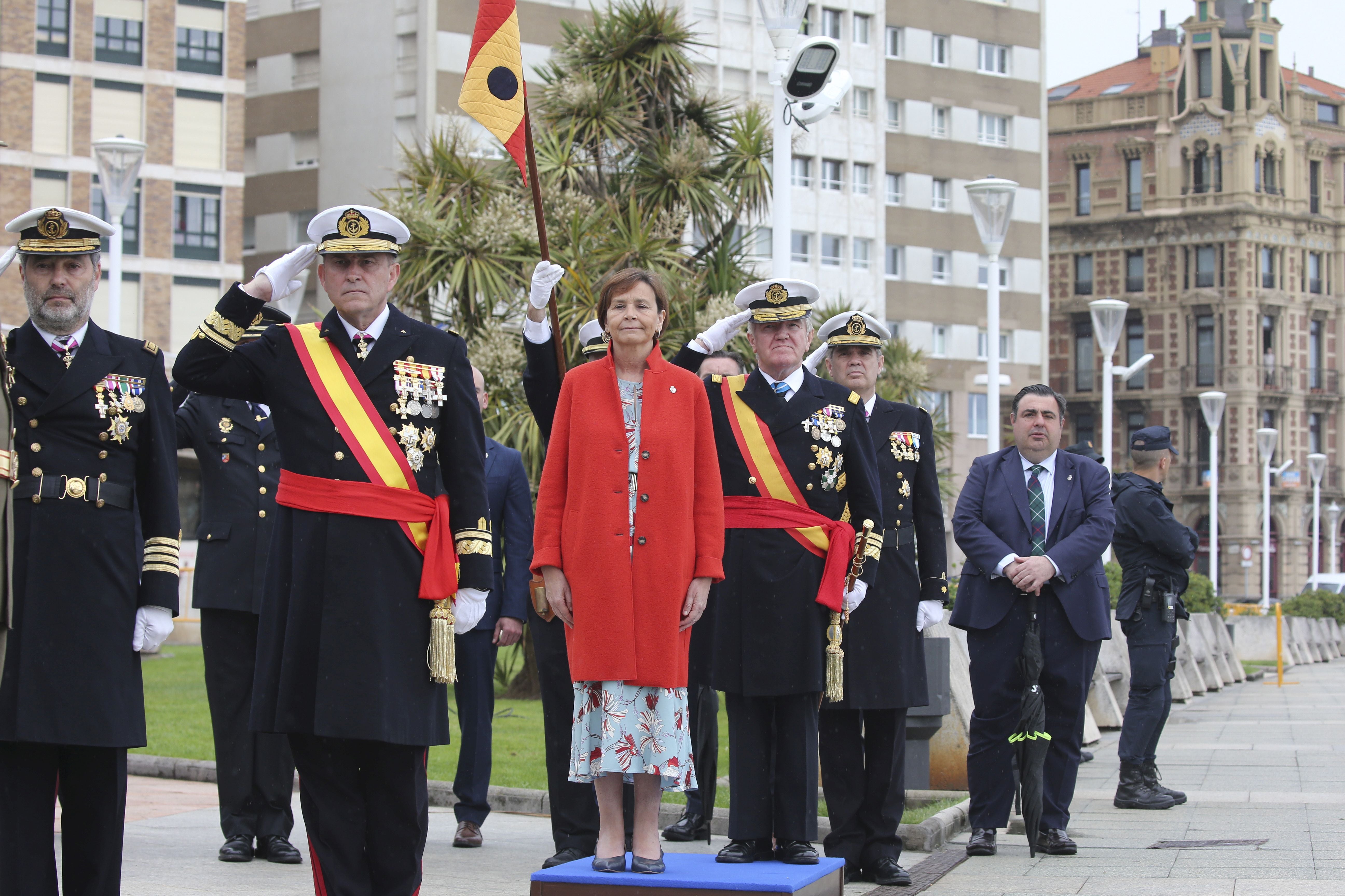 Las imágenes de la jura de bandera en Gijón (1)