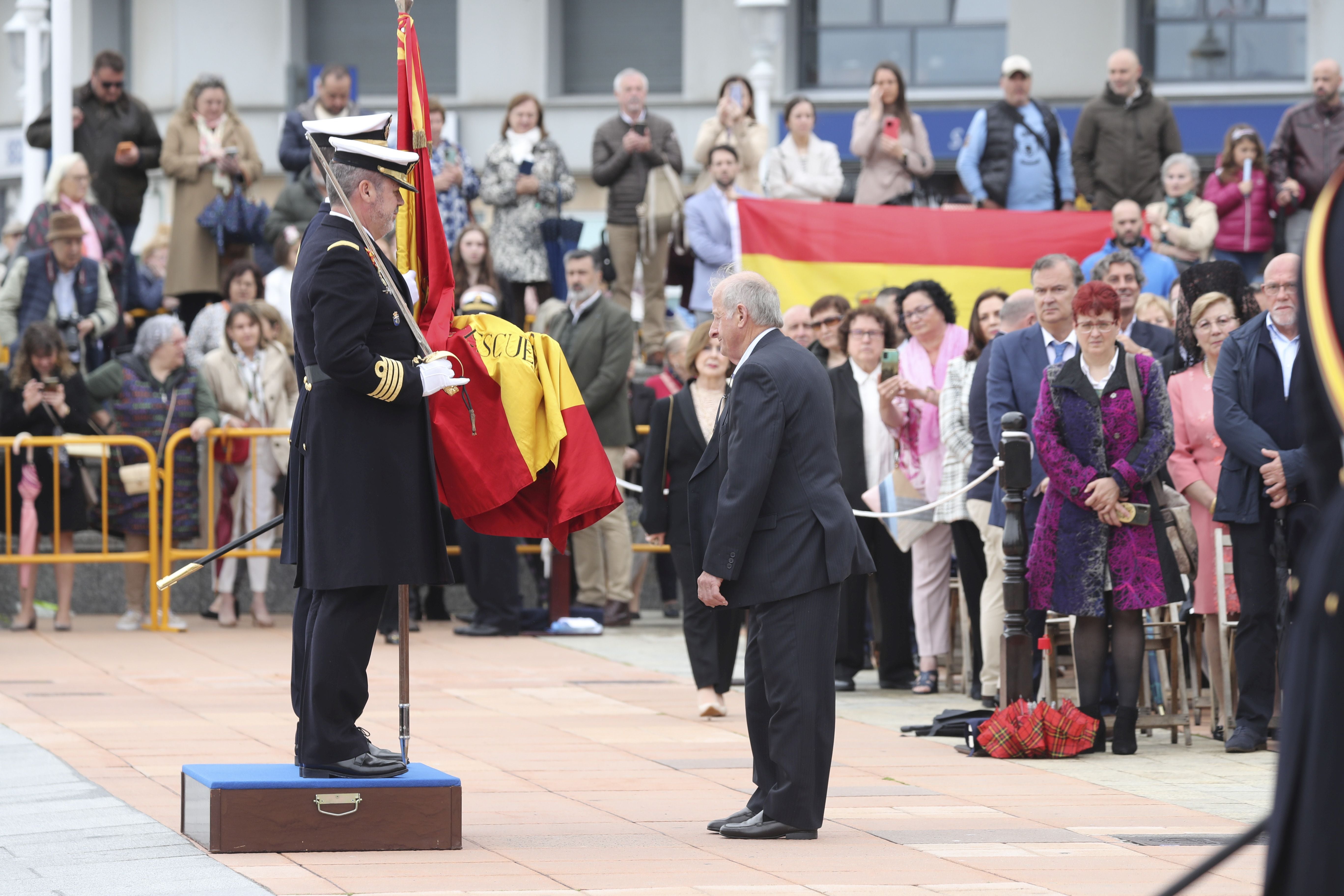 Las imágenes de la jura de bandera en Gijón (2)