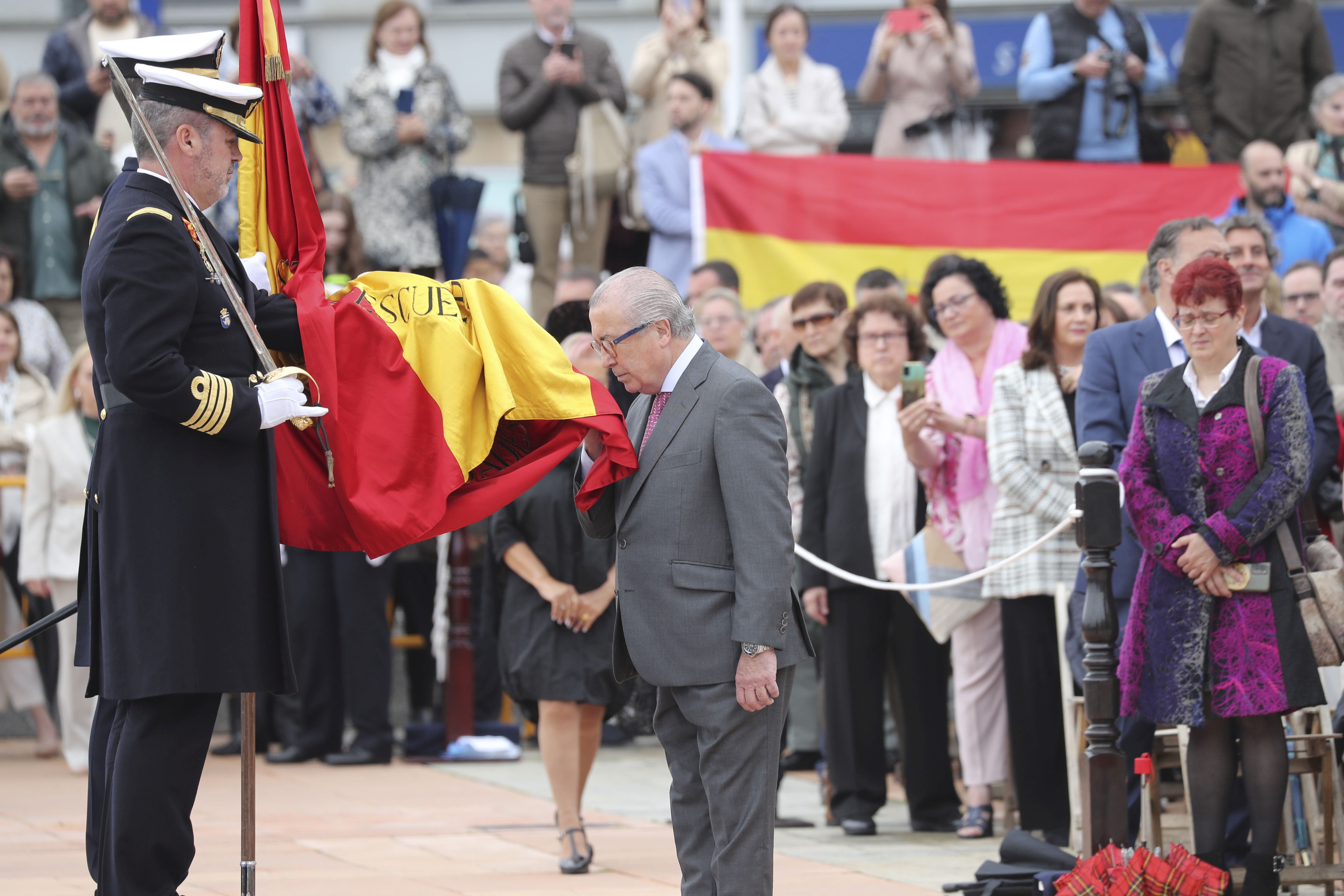 Las imágenes de la jura de bandera en Gijón (2)