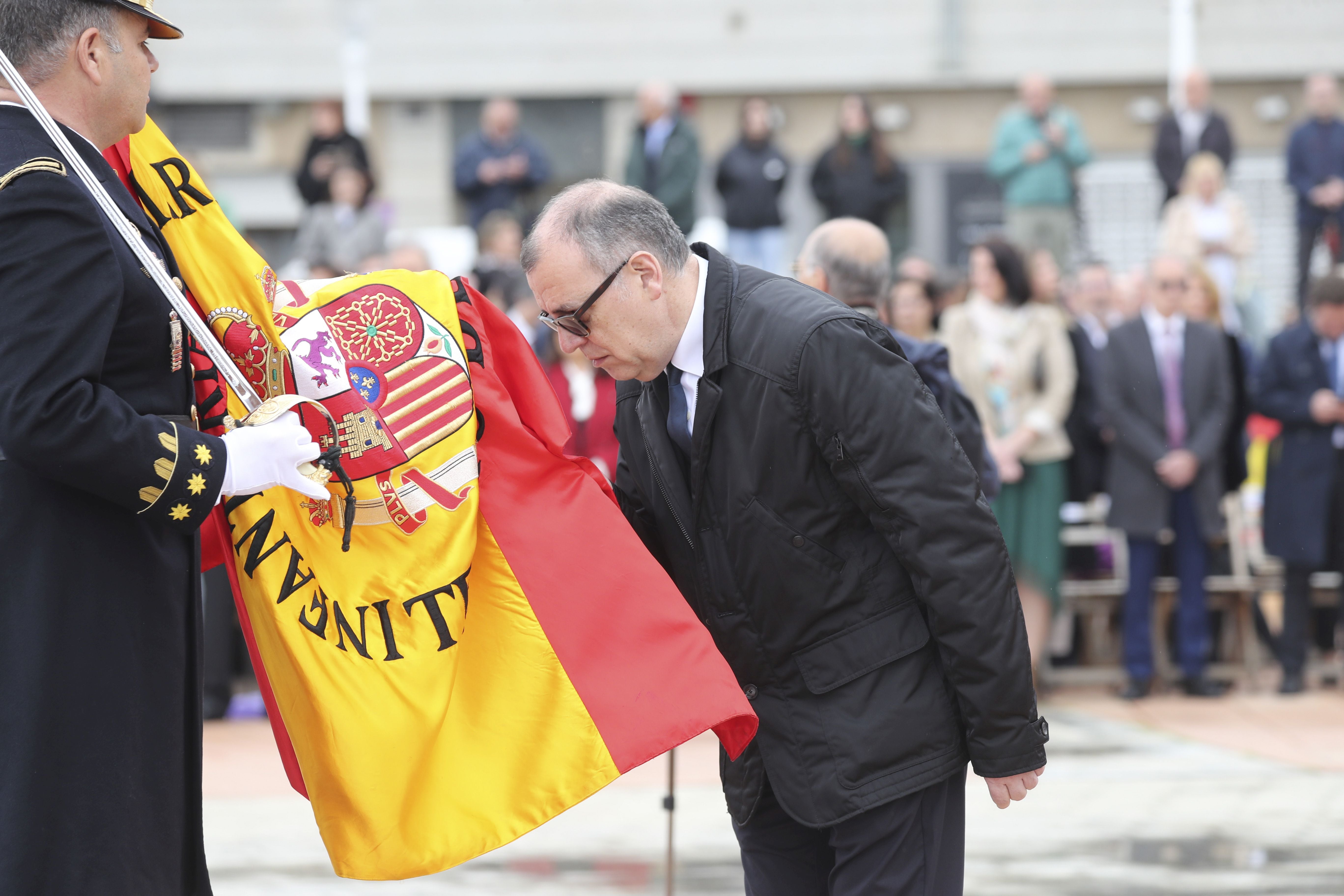 Las imágenes de la jura de bandera en Gijón (3)