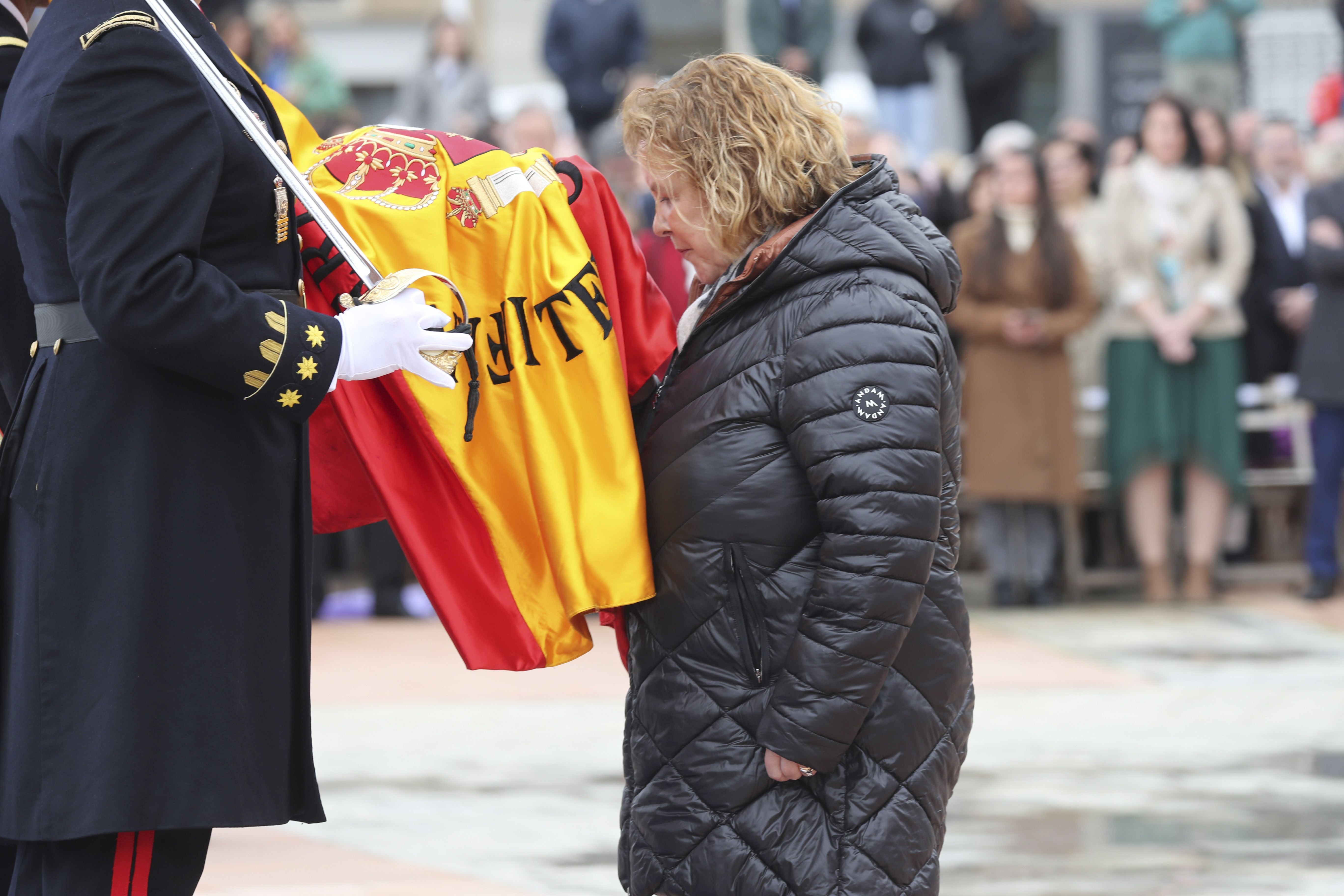 Las imágenes de la jura de bandera en Gijón (3)