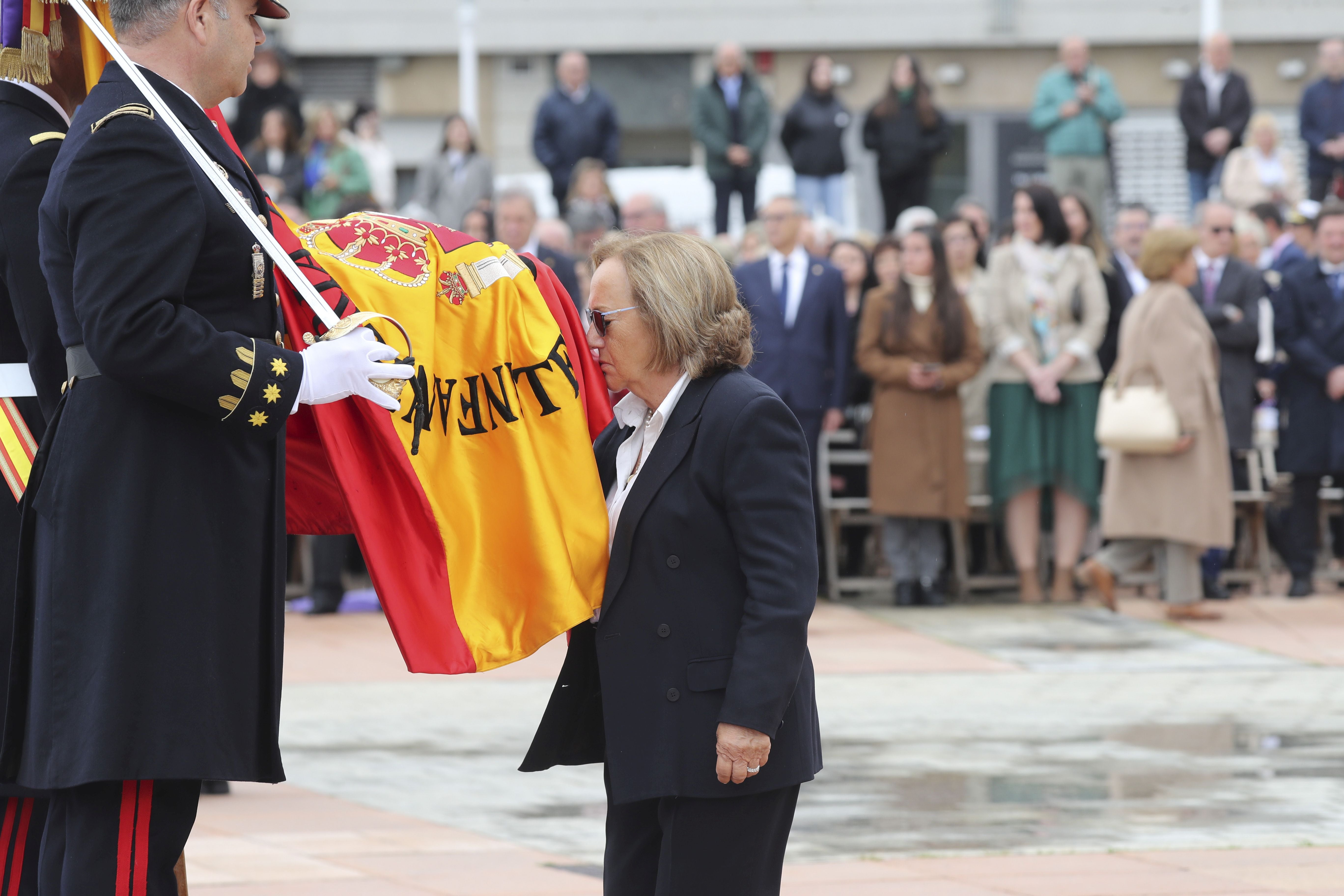 Las imágenes de la jura de bandera en Gijón (3)