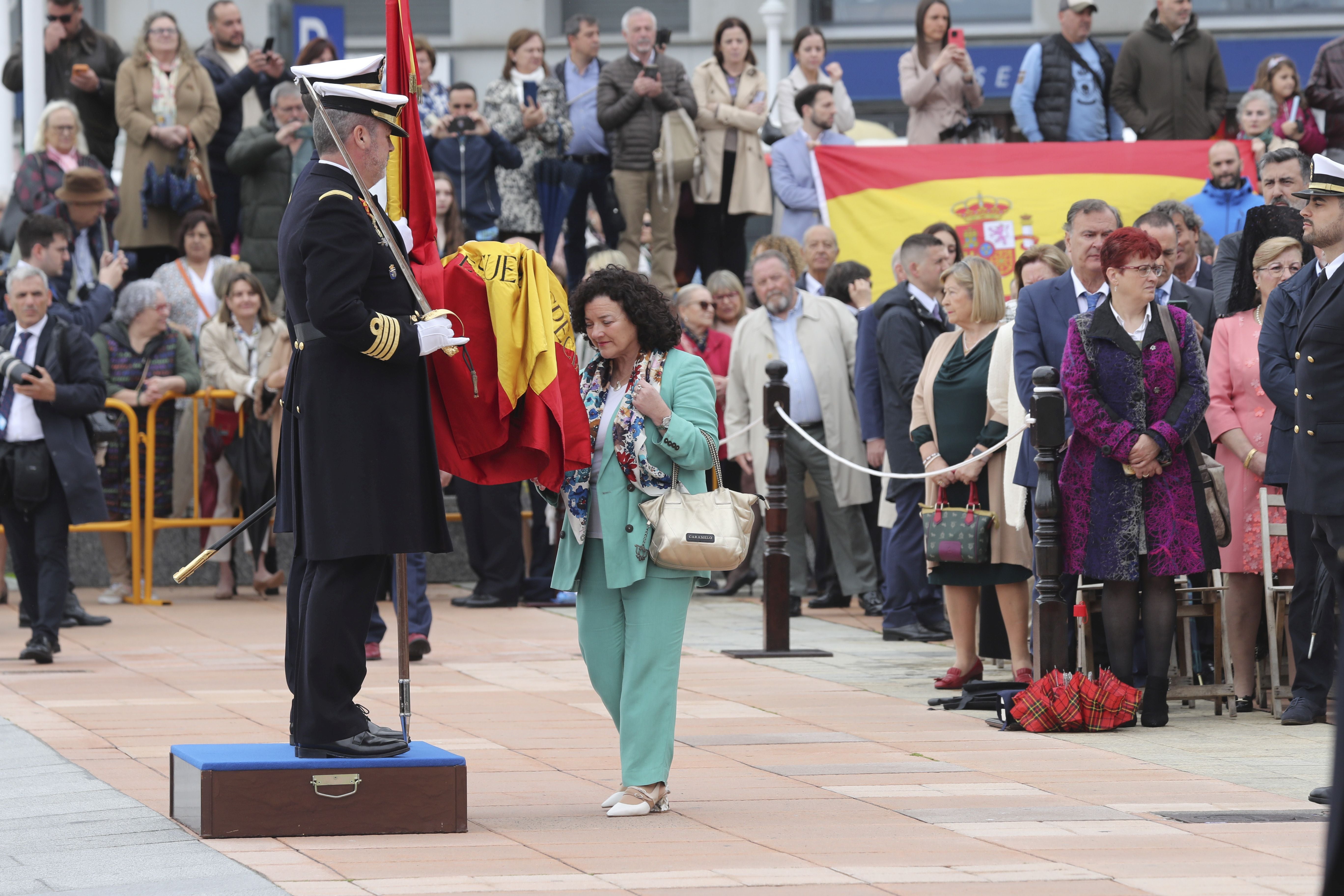 Las imágenes de la jura de bandera en Gijón (3)