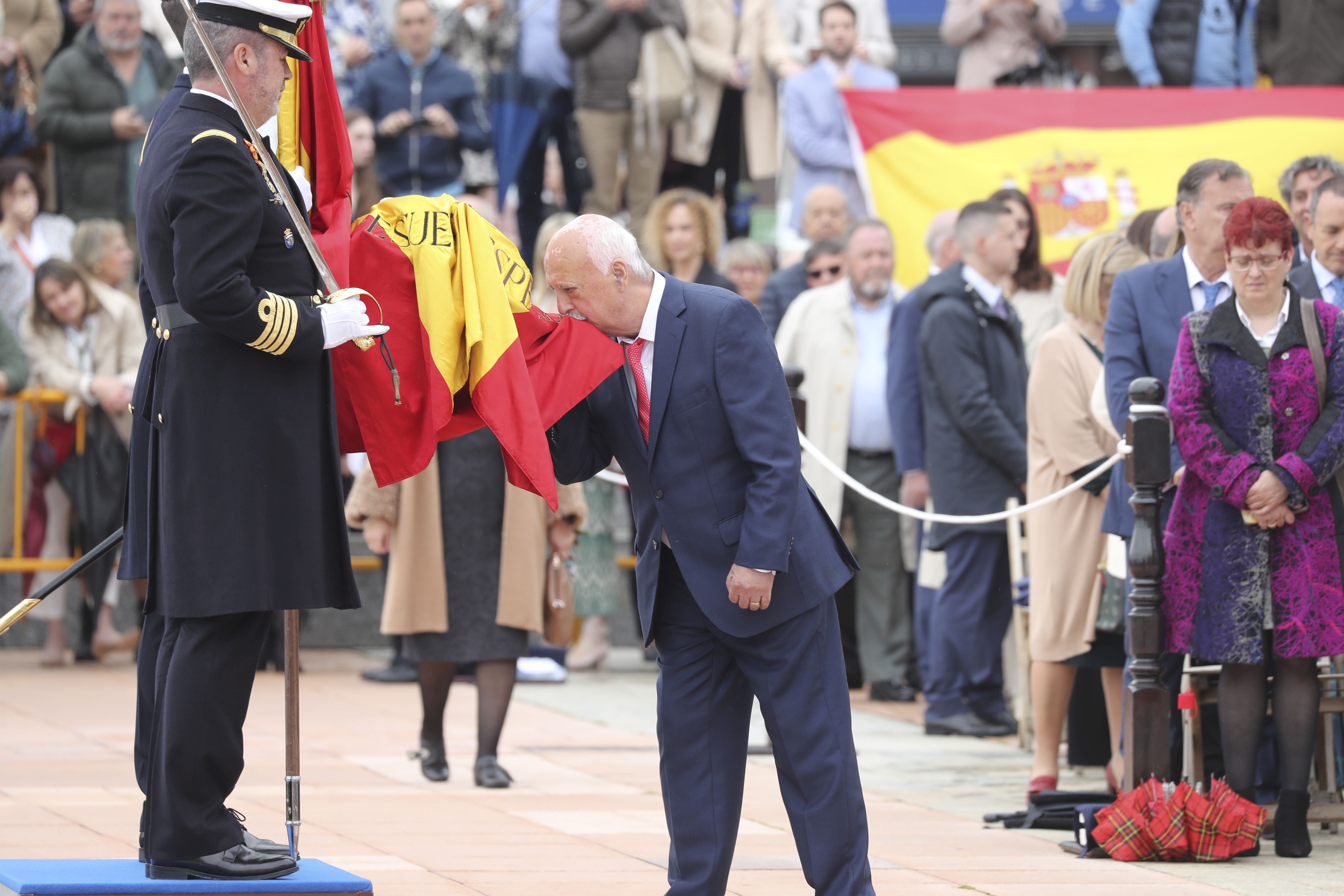 Las imágenes de la jura de bandera en Gijón (3)