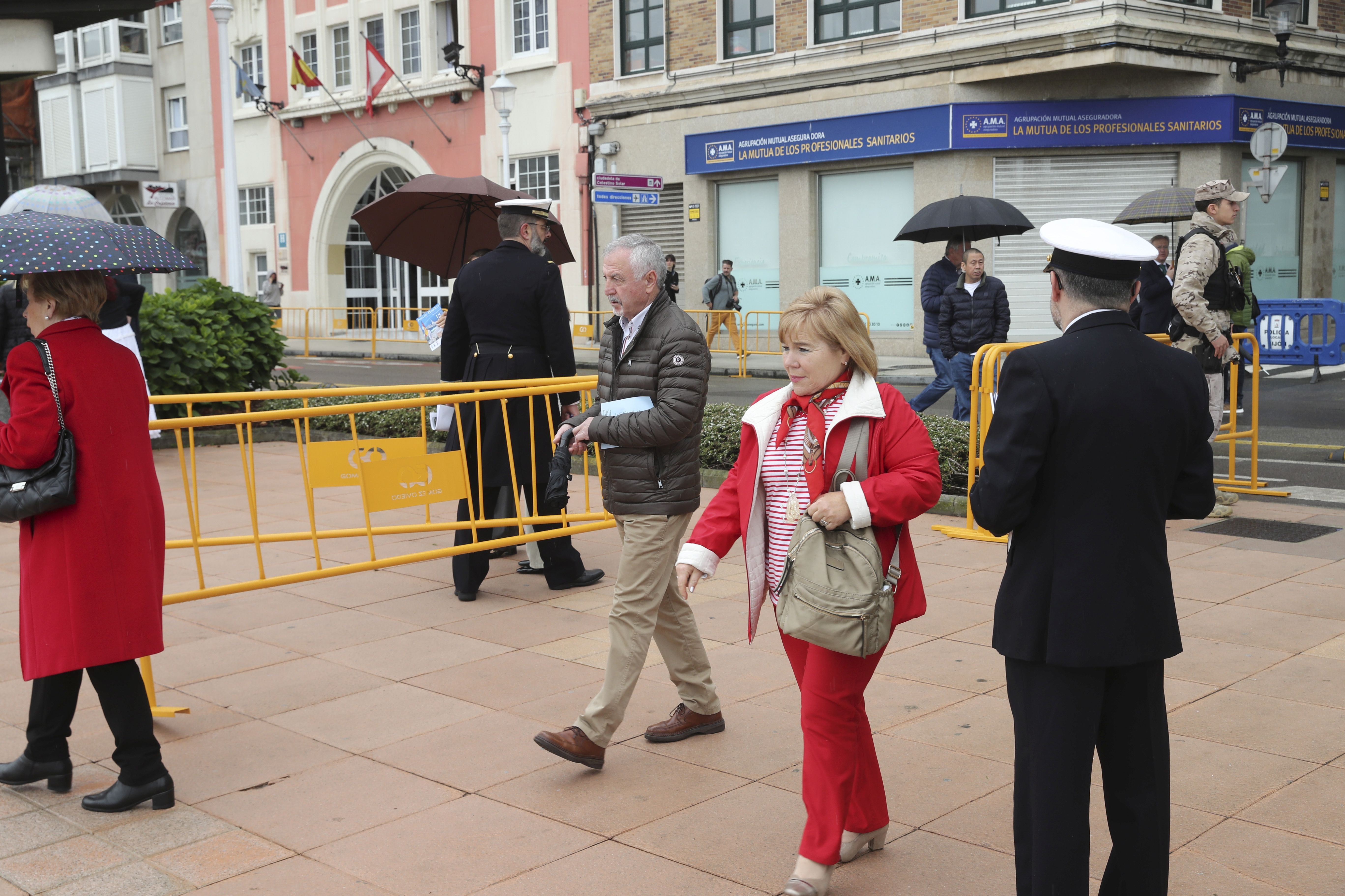 Las imágenes de la jura de bandera en Gijón (1)