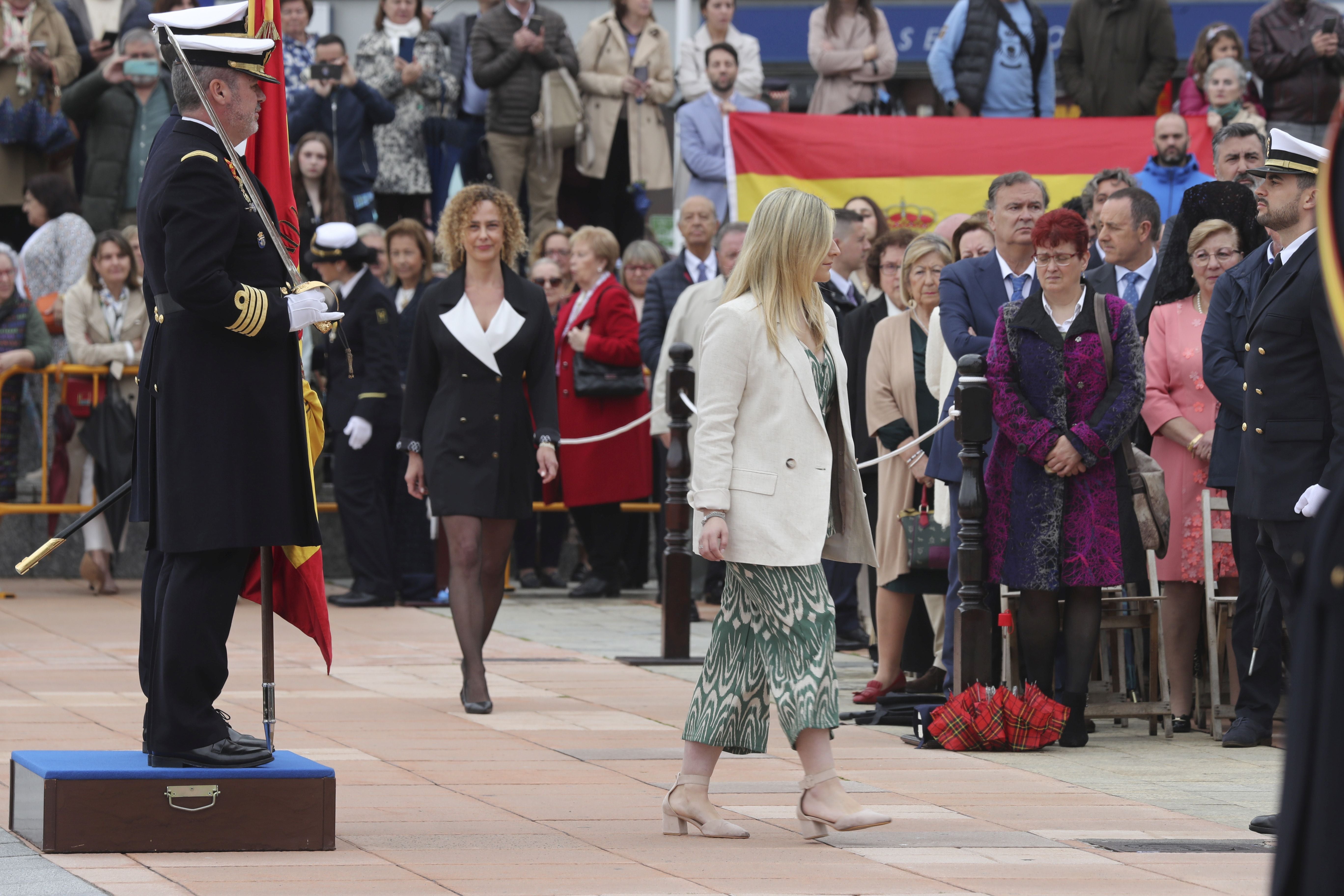 Las imágenes de la jura de bandera en Gijón (3)