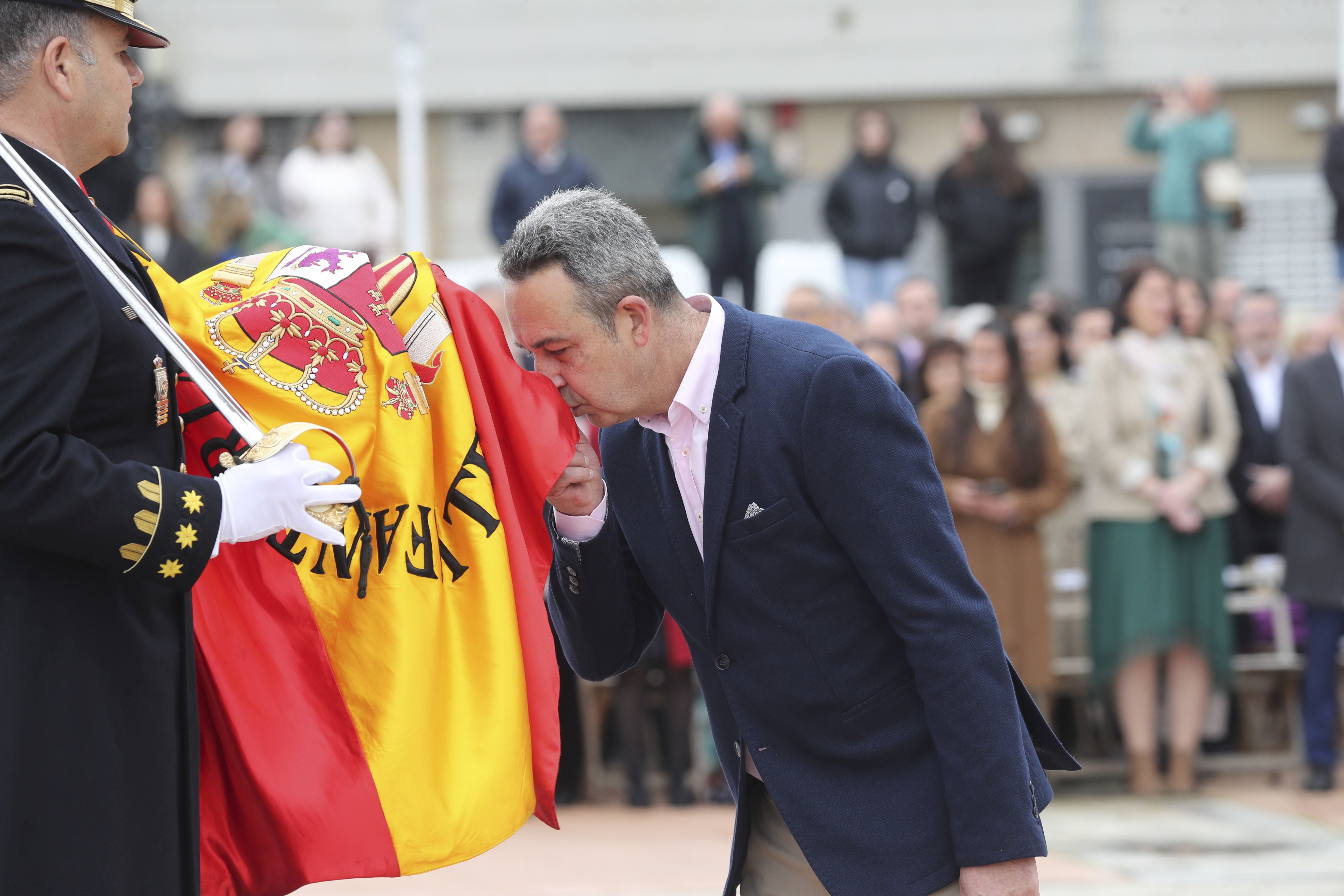 Las imágenes de la jura de bandera en Gijón (3)