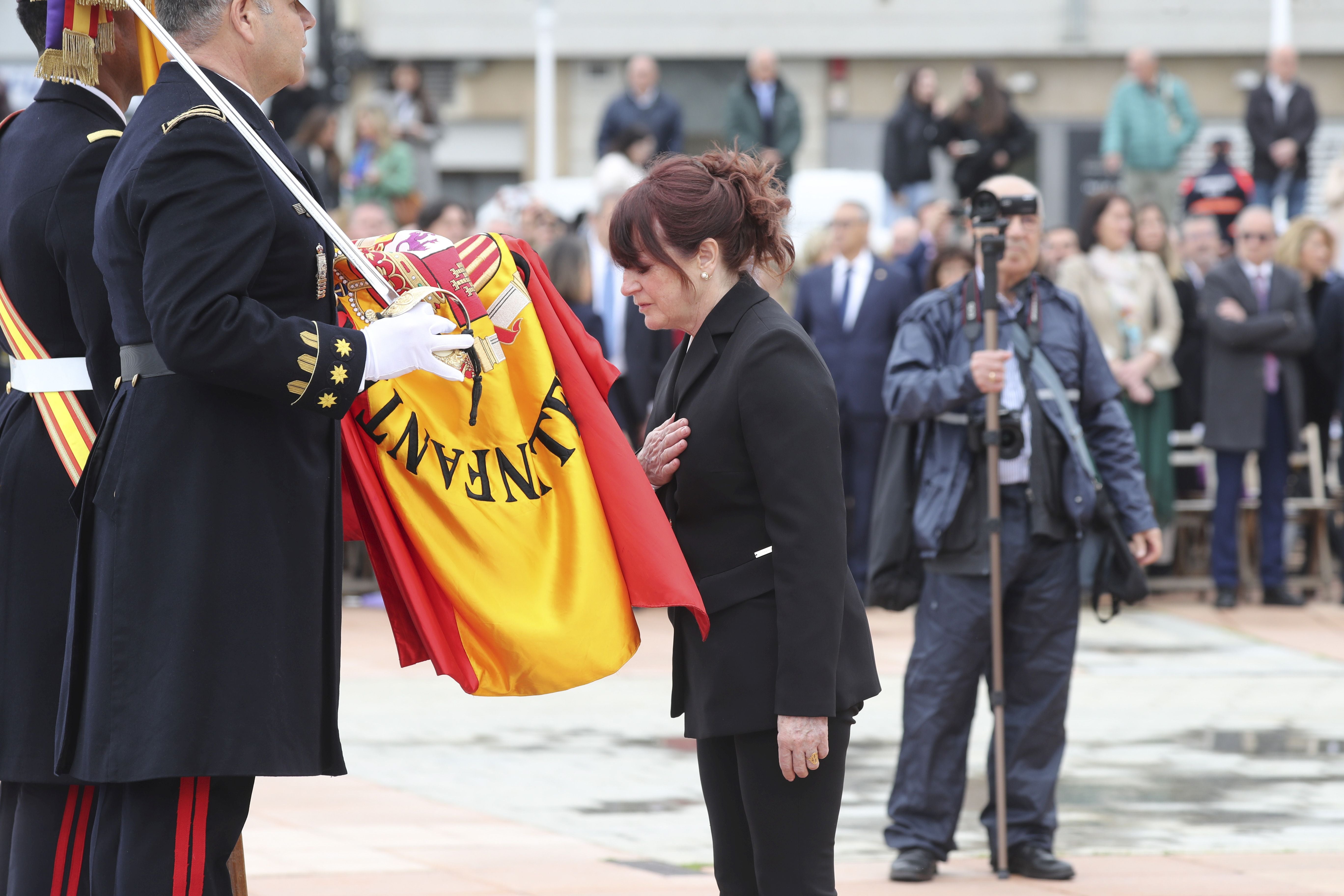 Las imágenes de la jura de bandera en Gijón (4)