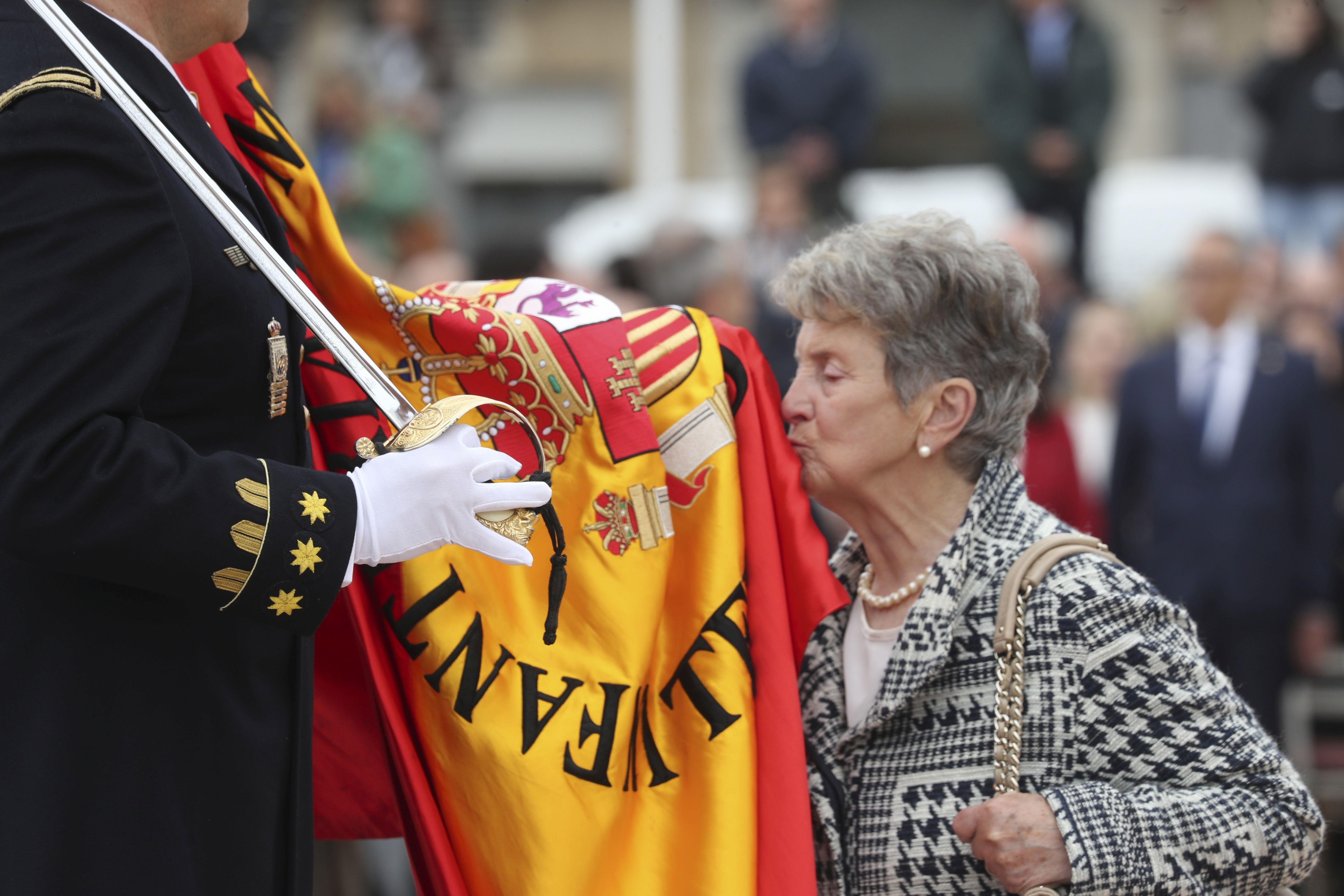 Las imágenes de la jura de bandera en Gijón (4)