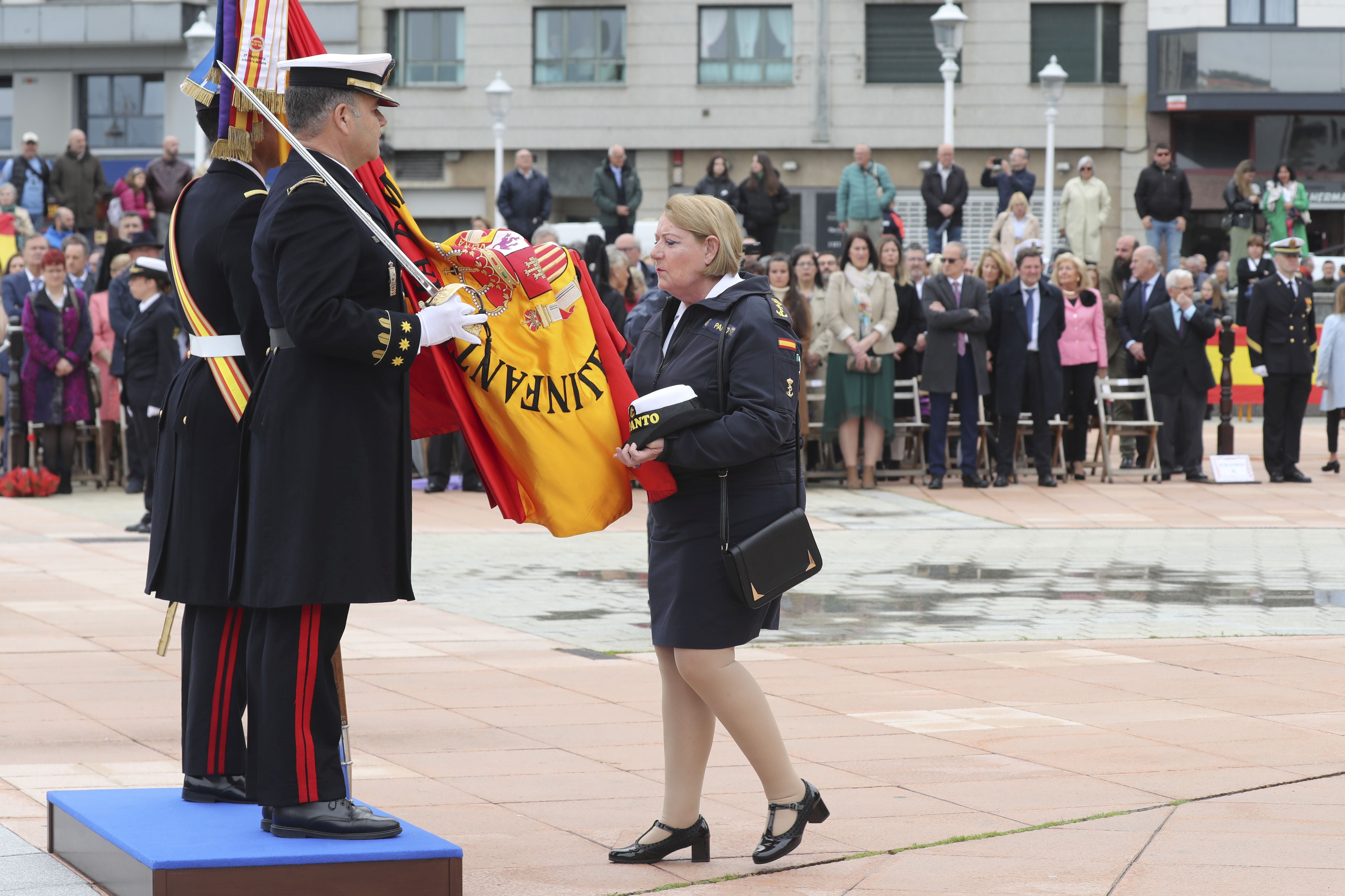 Las imágenes de la jura de bandera en Gijón (5)