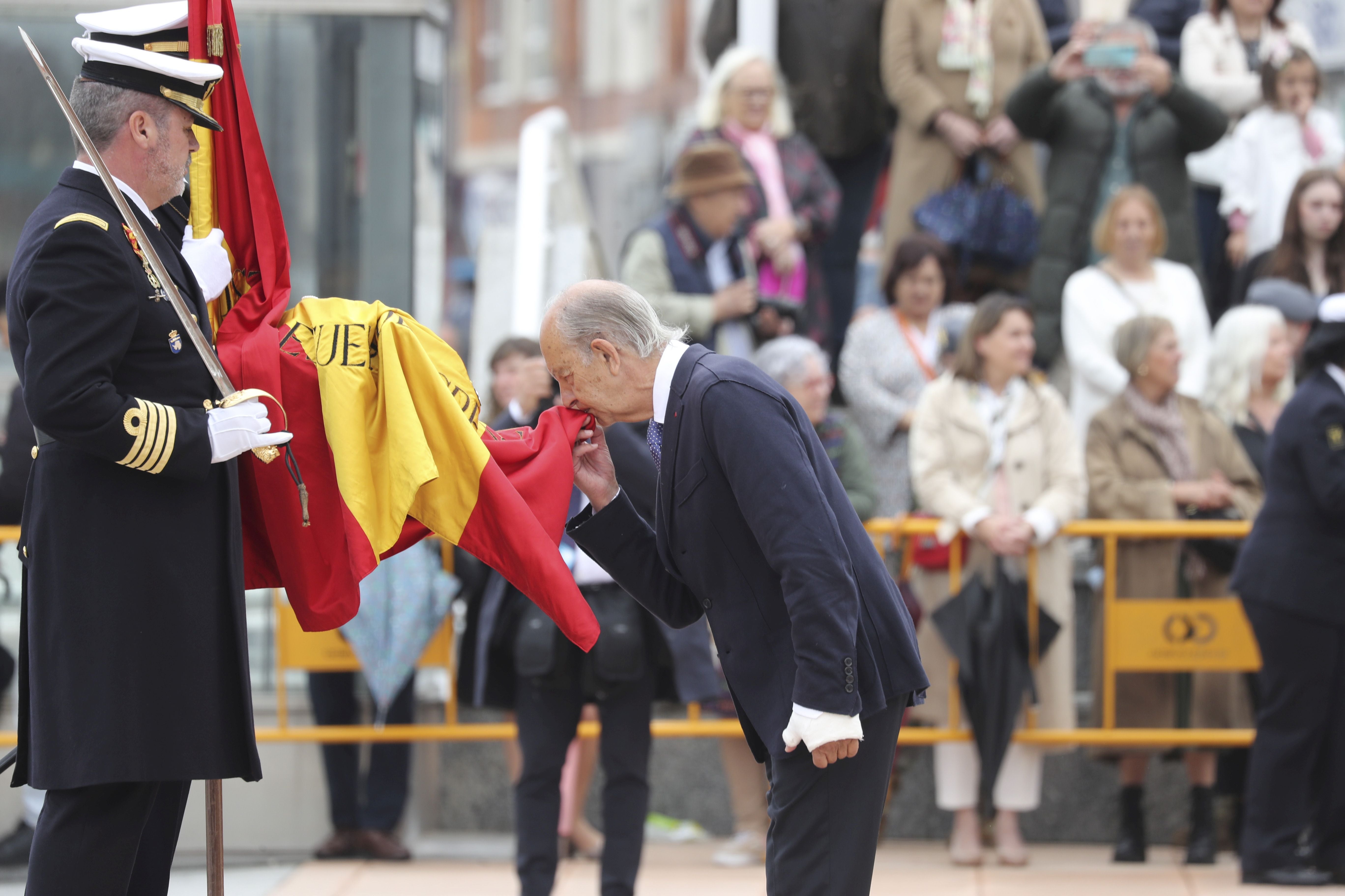 Las imágenes de la jura de bandera en Gijón (5)