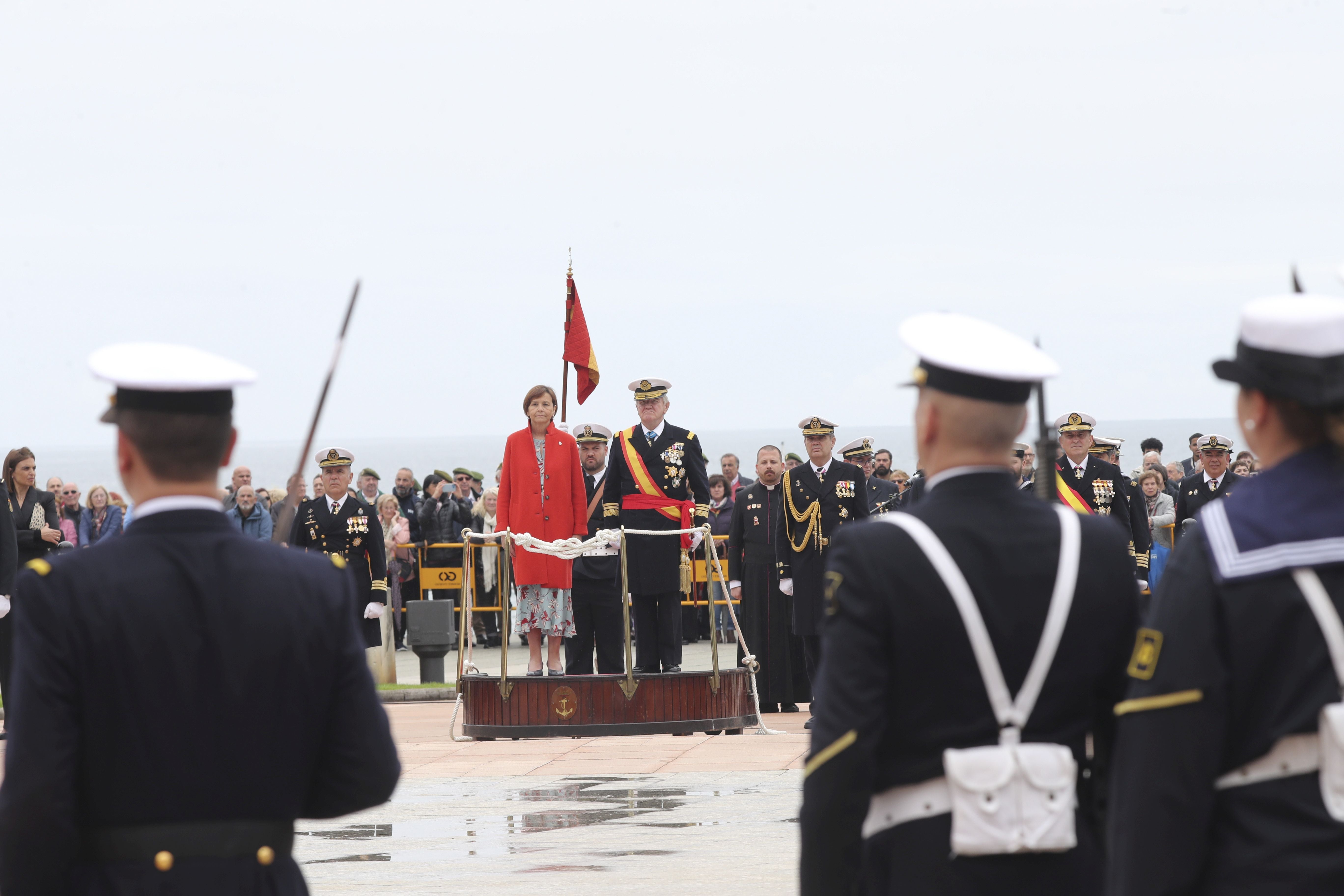 Las imágenes de la jura de bandera en Gijón (5)