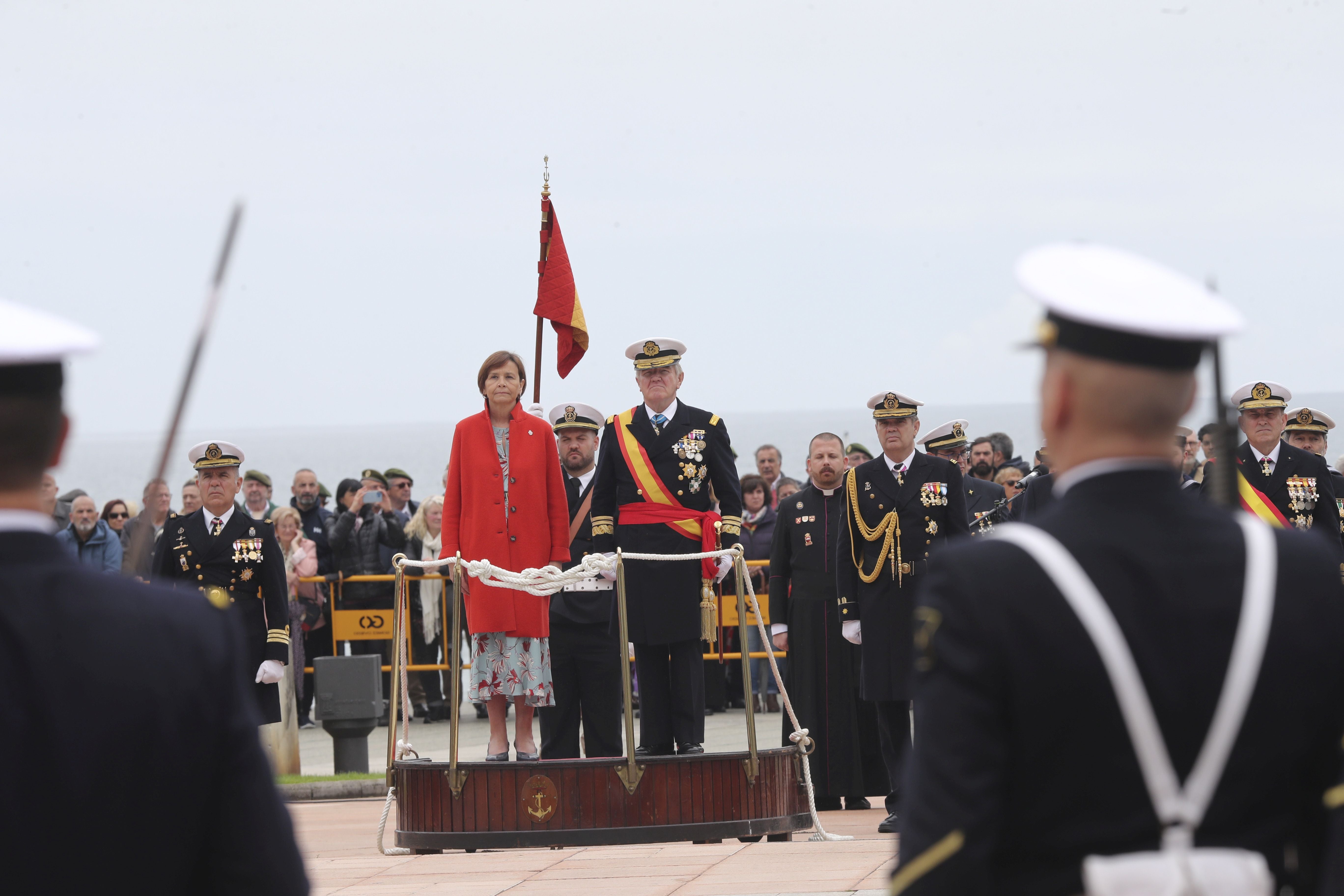 Las imágenes de la jura de bandera en Gijón (5)