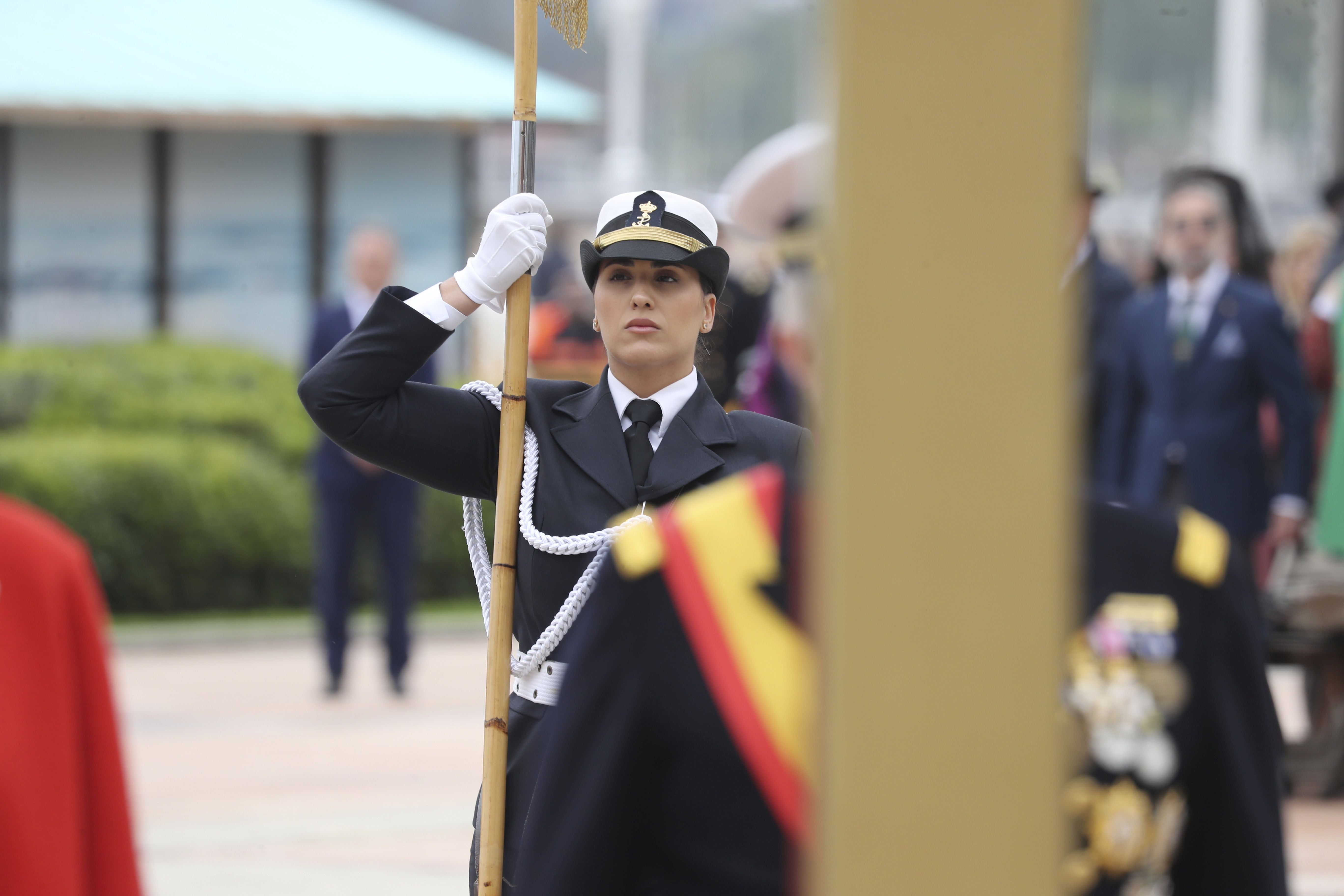 Las imágenes de la jura de bandera en Gijón (5)