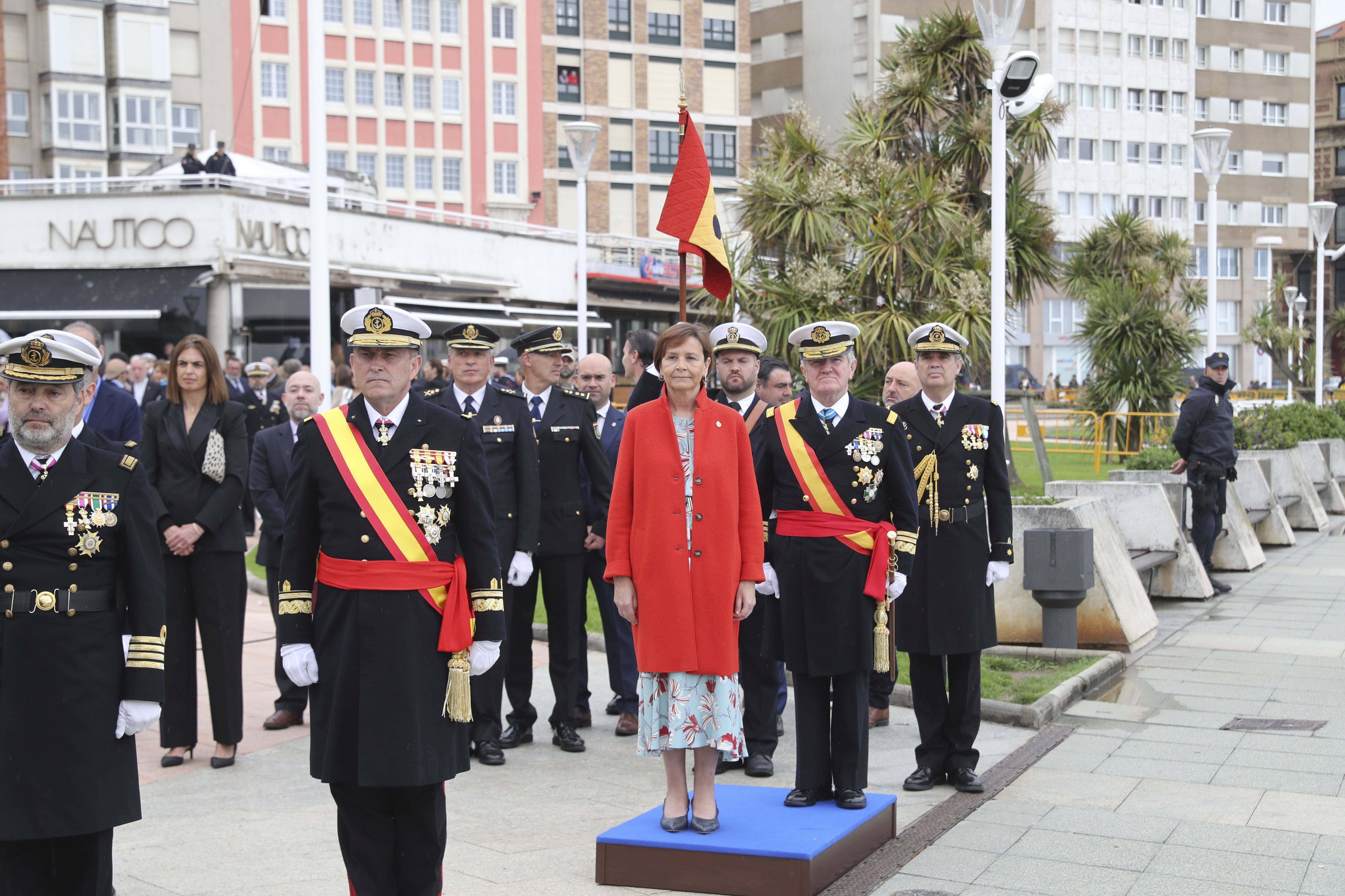 Las imágenes de la jura de bandera en Gijón (5)