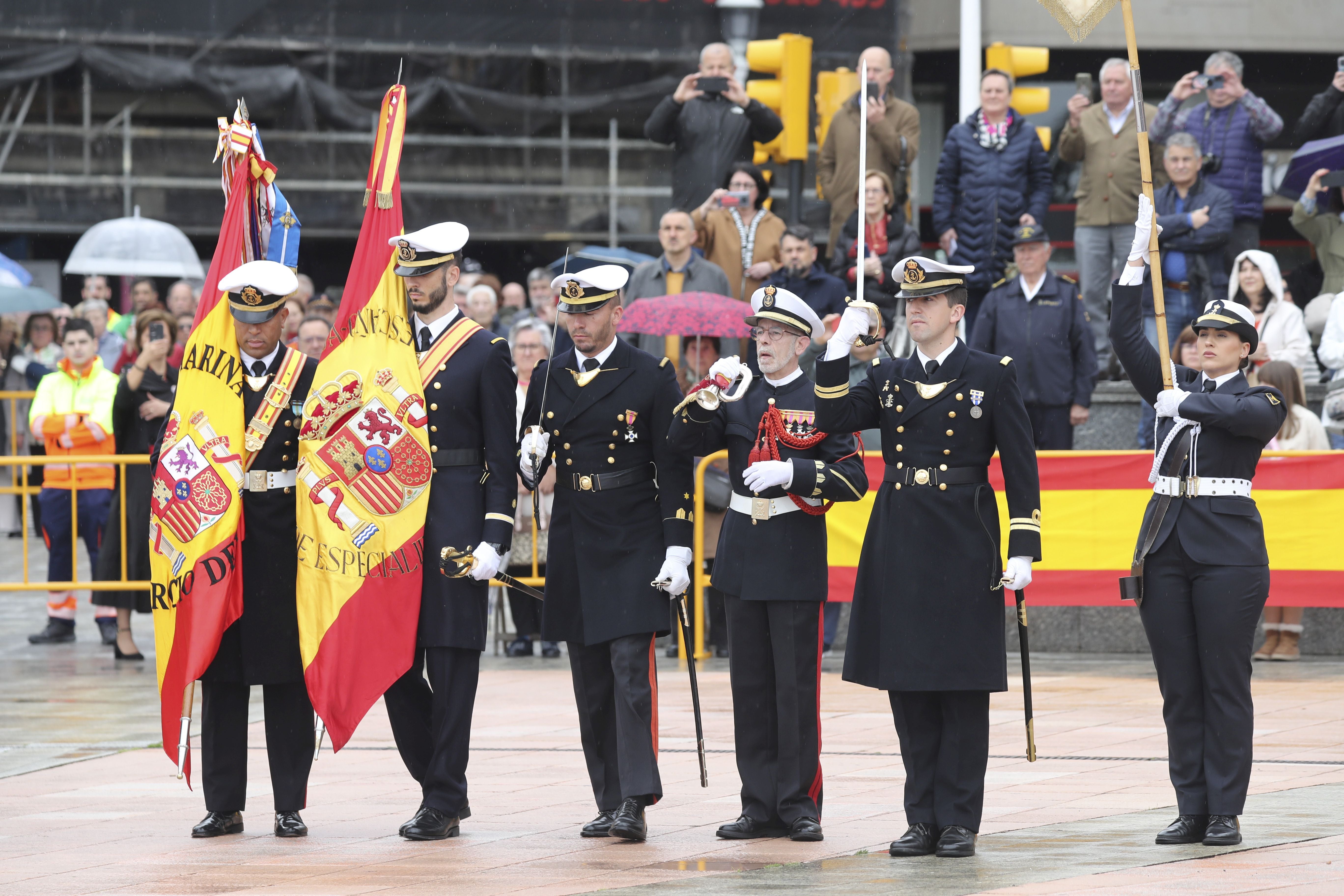 Las imágenes de la jura de bandera en Gijón (1)