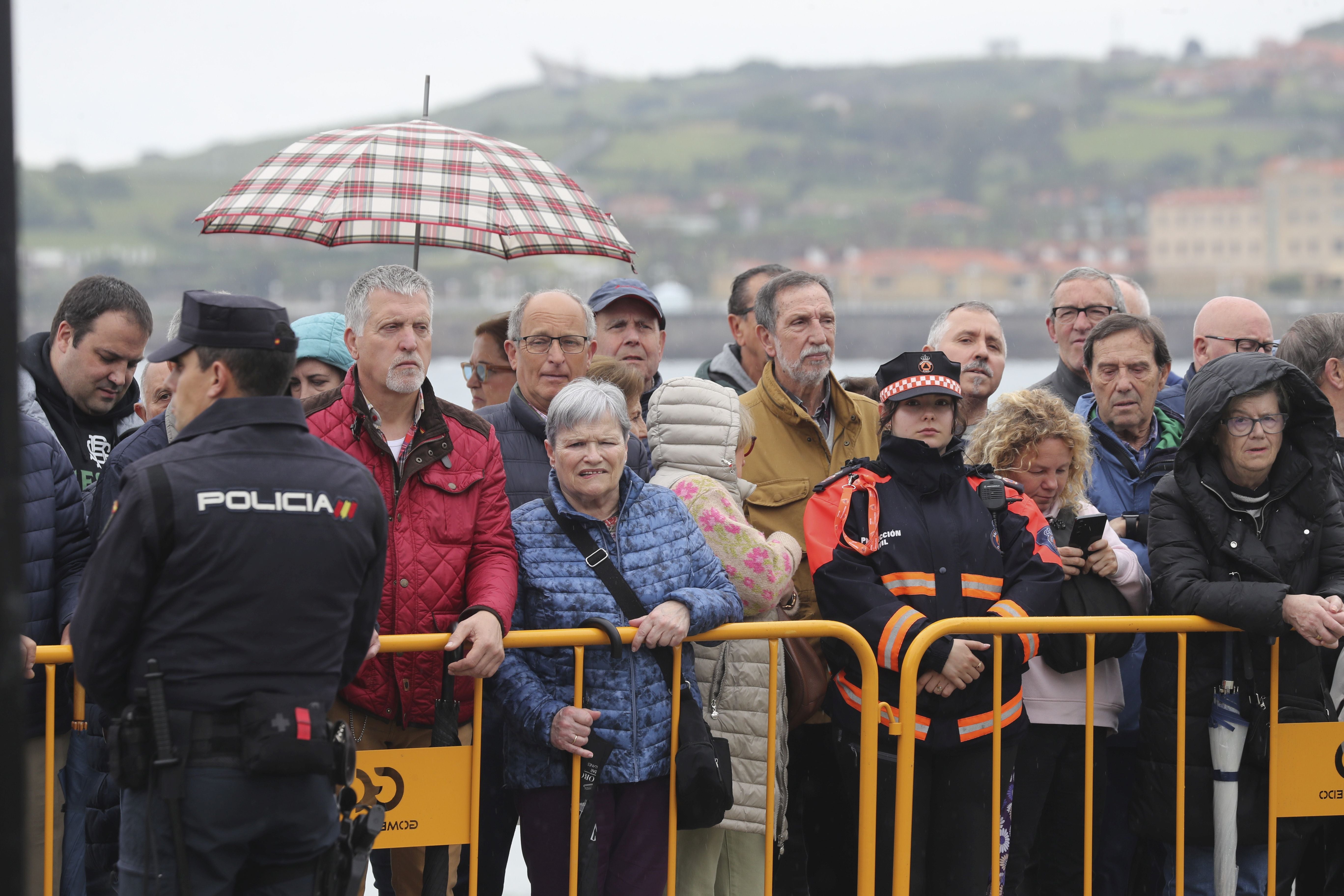 Las imágenes de la jura de bandera en Gijón (1)