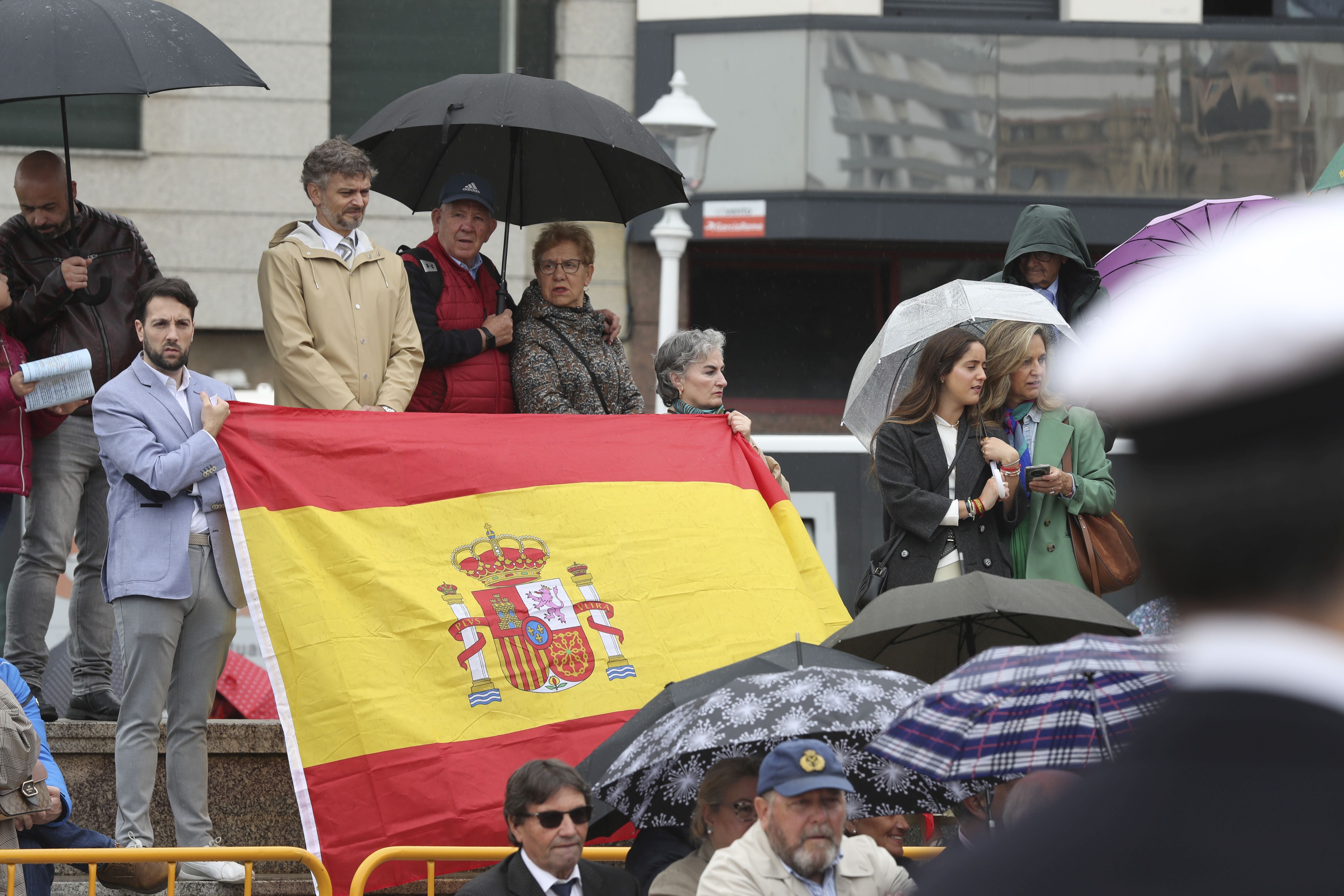 Las imágenes de la jura de bandera en Gijón (1)