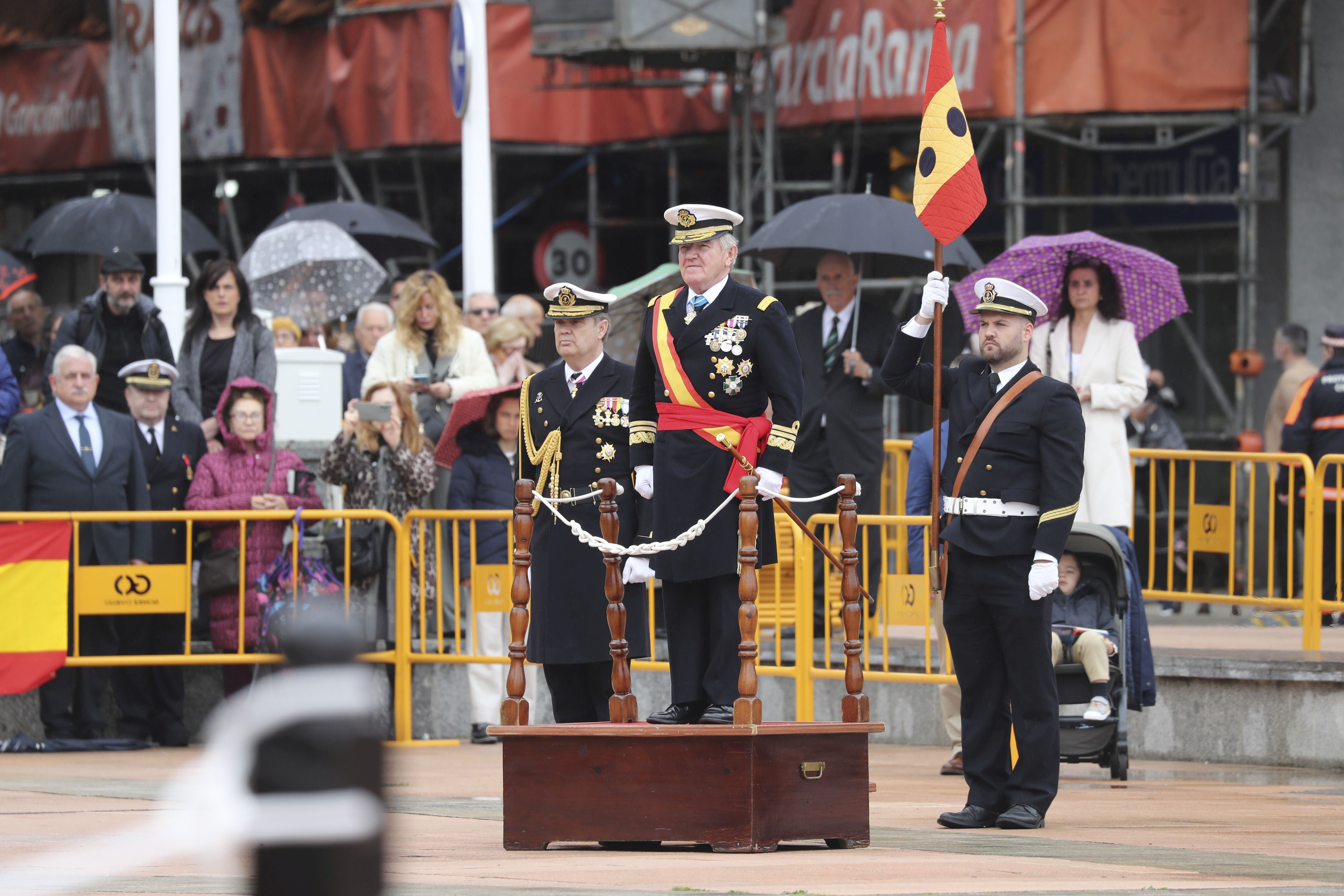 Las imágenes de la jura de bandera en Gijón (1)