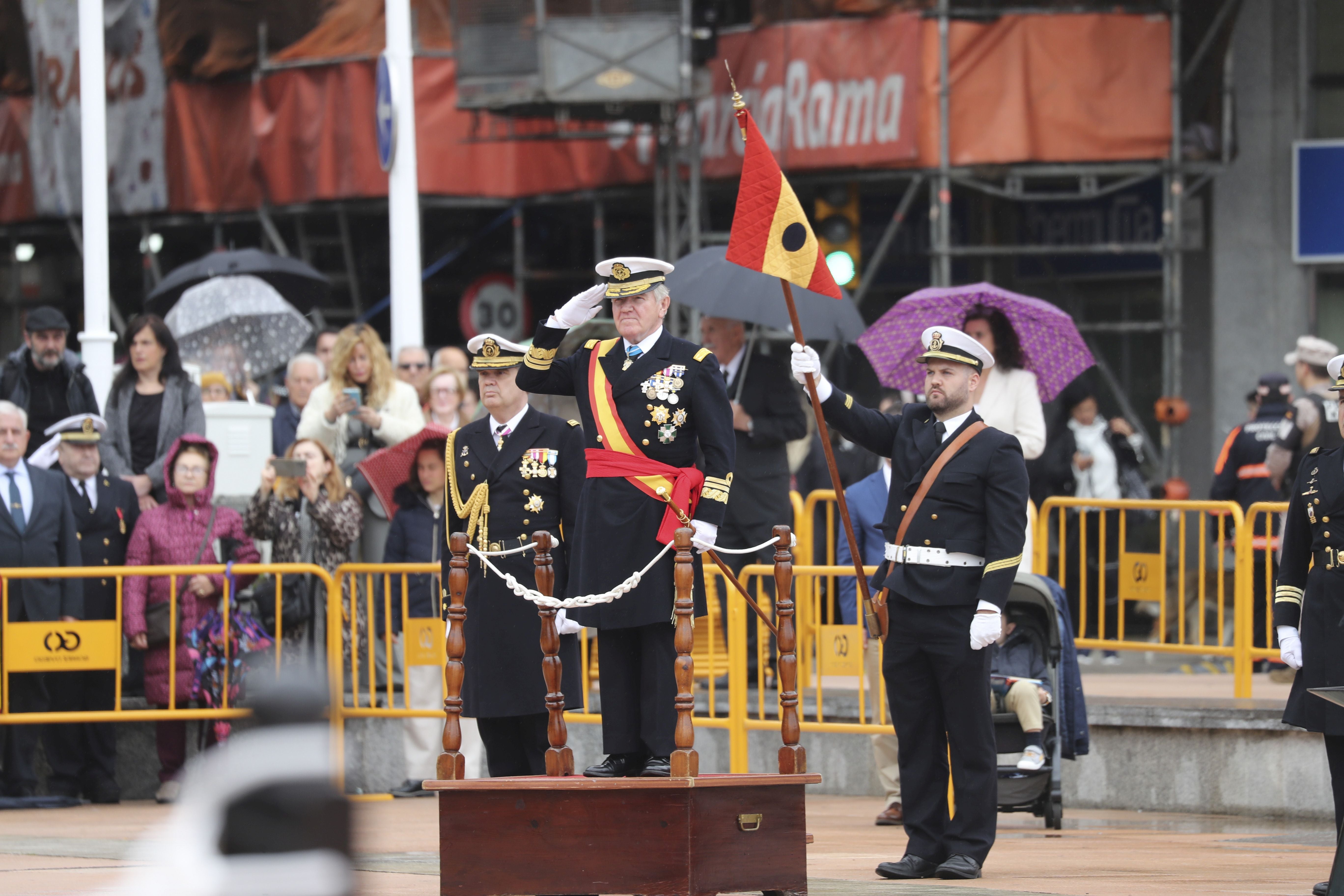 Las imágenes de la jura de bandera en Gijón (1)