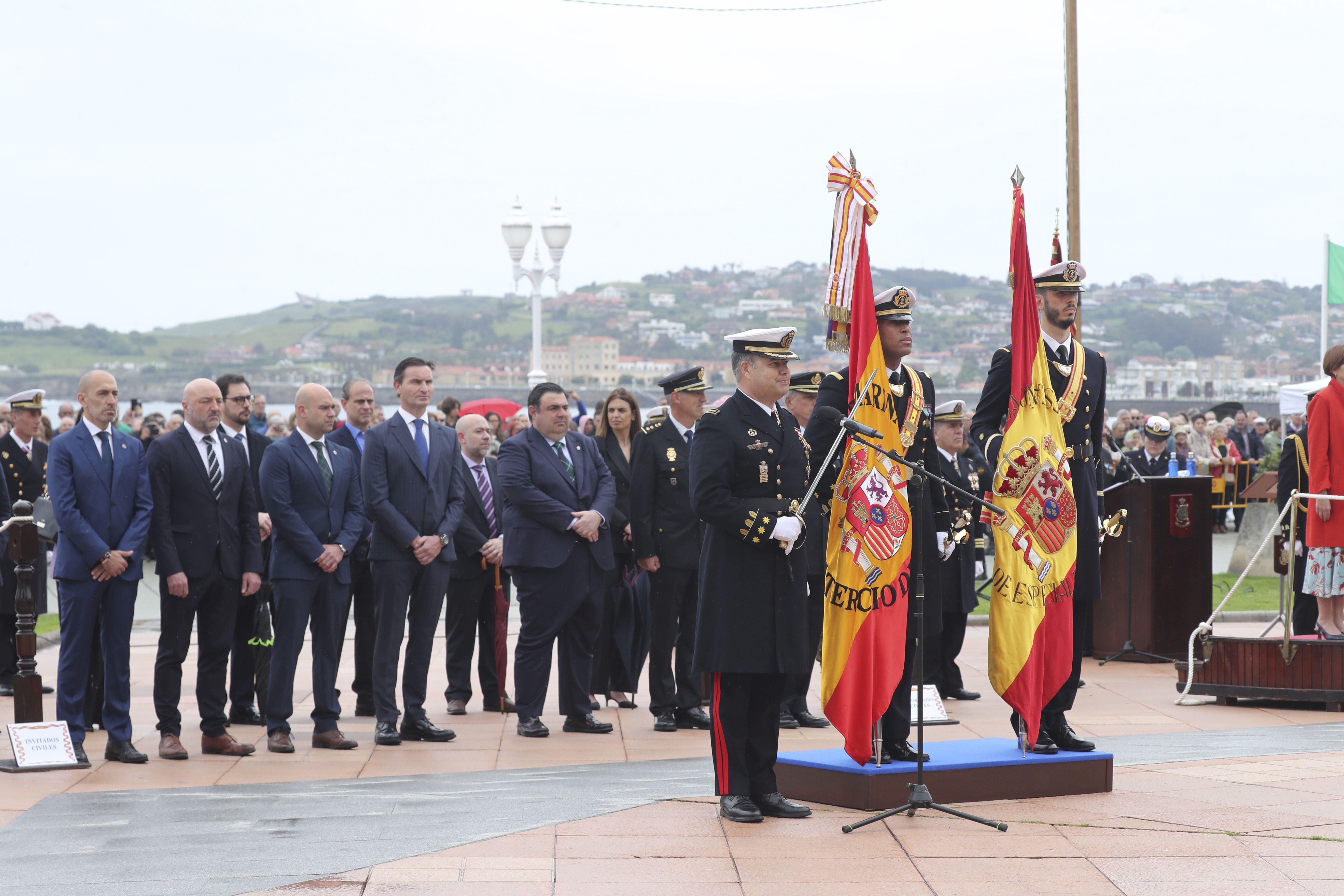 Las imágenes de la jura de bandera en Gijón (1)