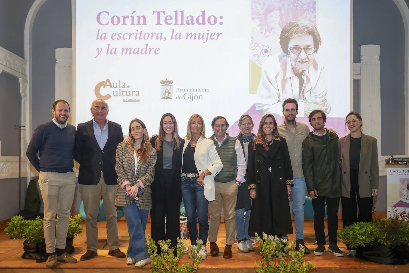 El Antiguo Instituto se llena para recordar a Corín Tellado